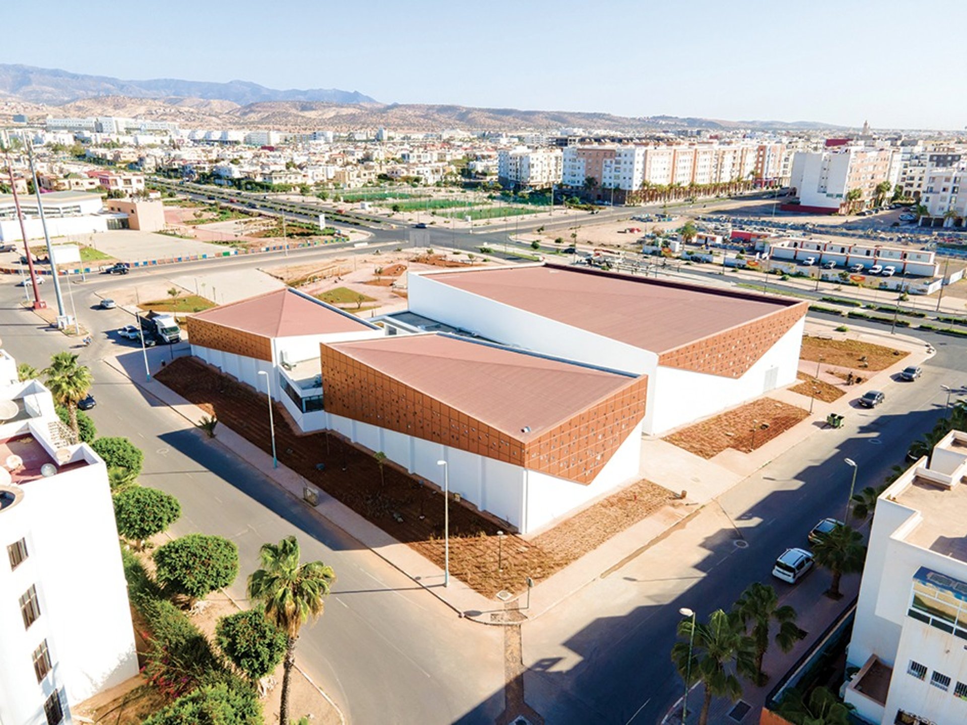 black and white bed linen