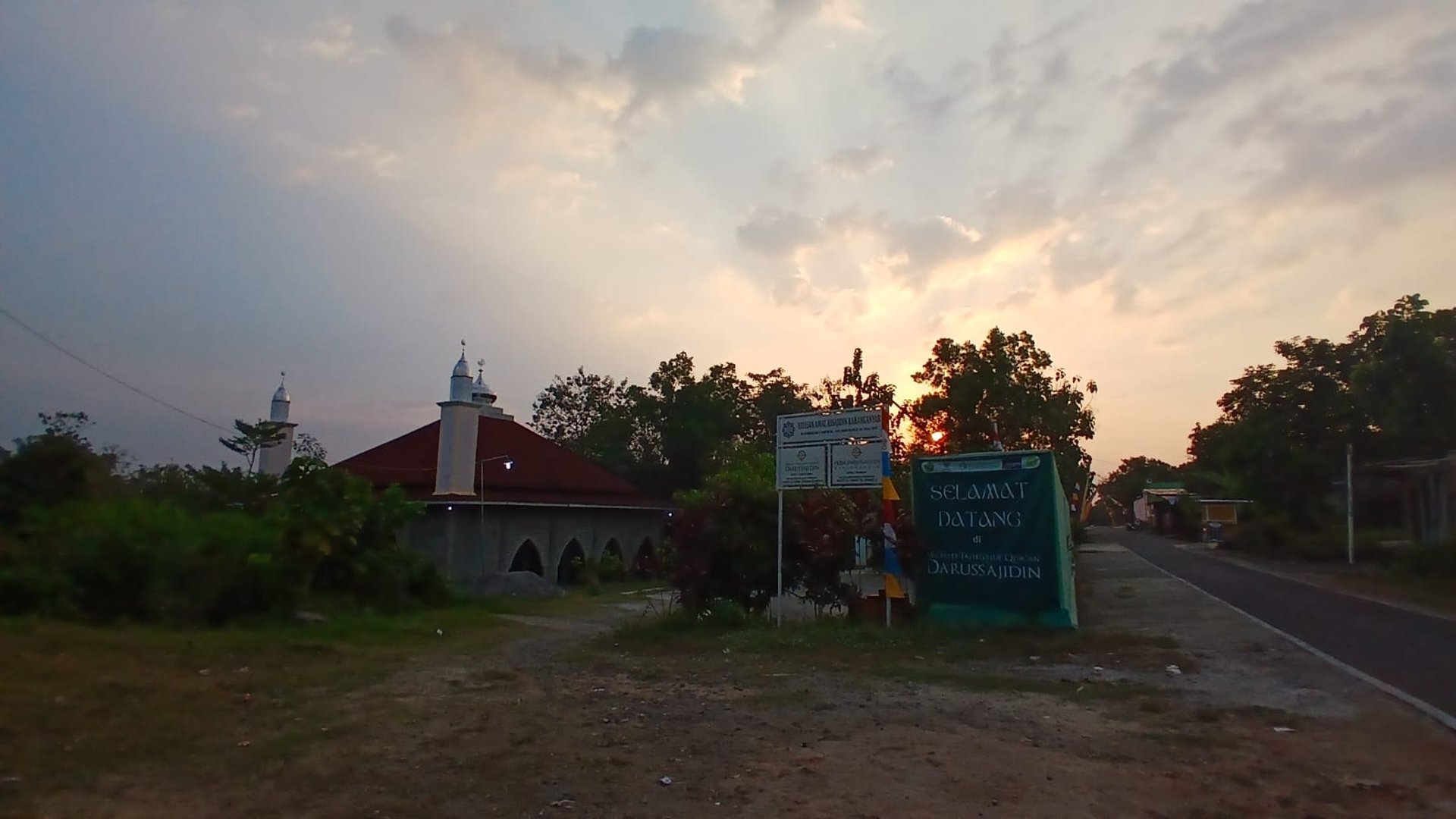 black and brown leather padded tub sofa