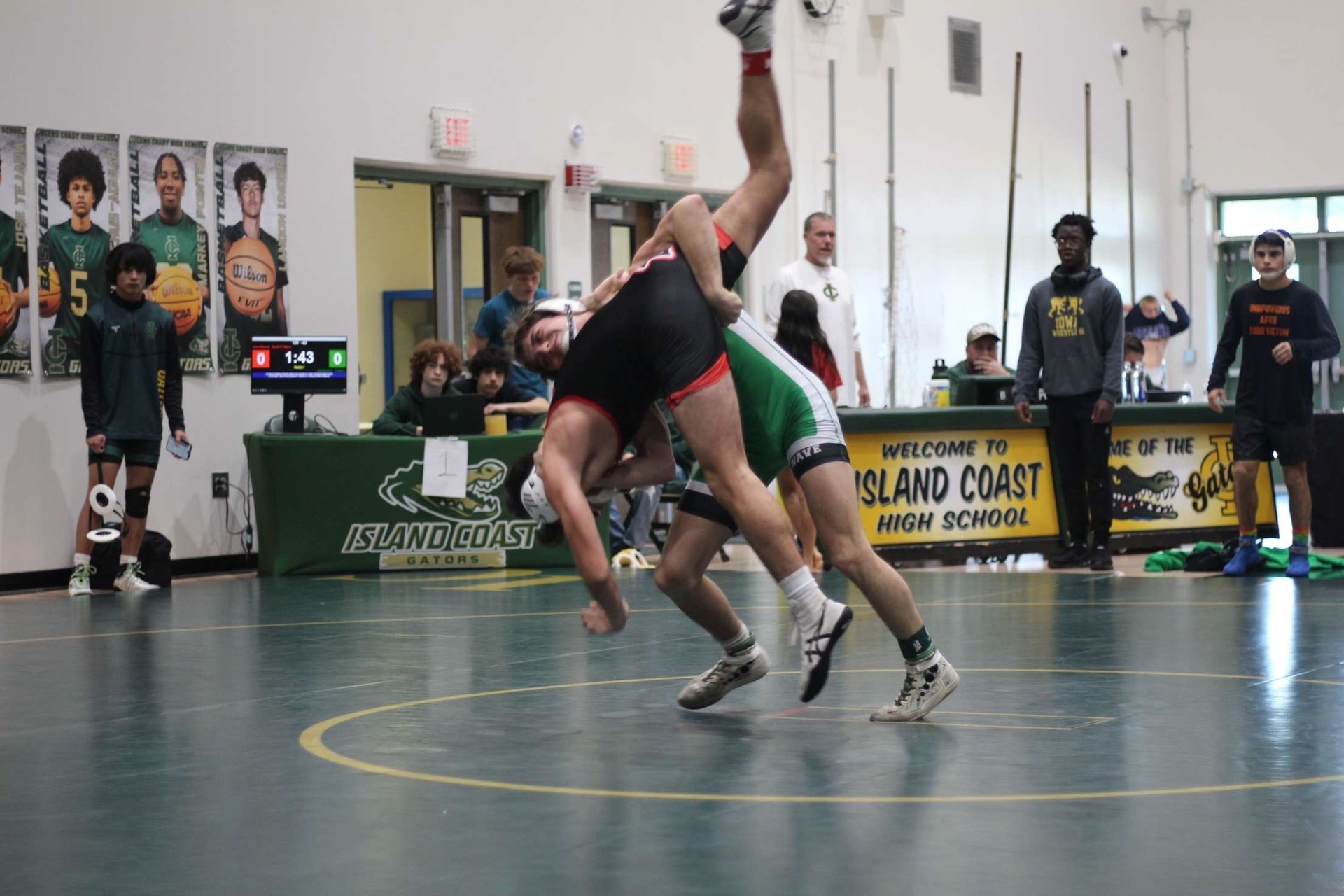 black and white bed linen