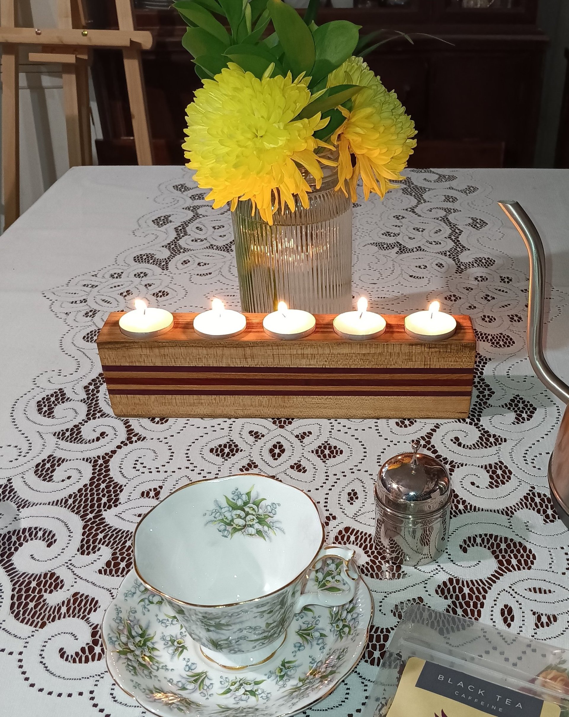 black and white bed linen