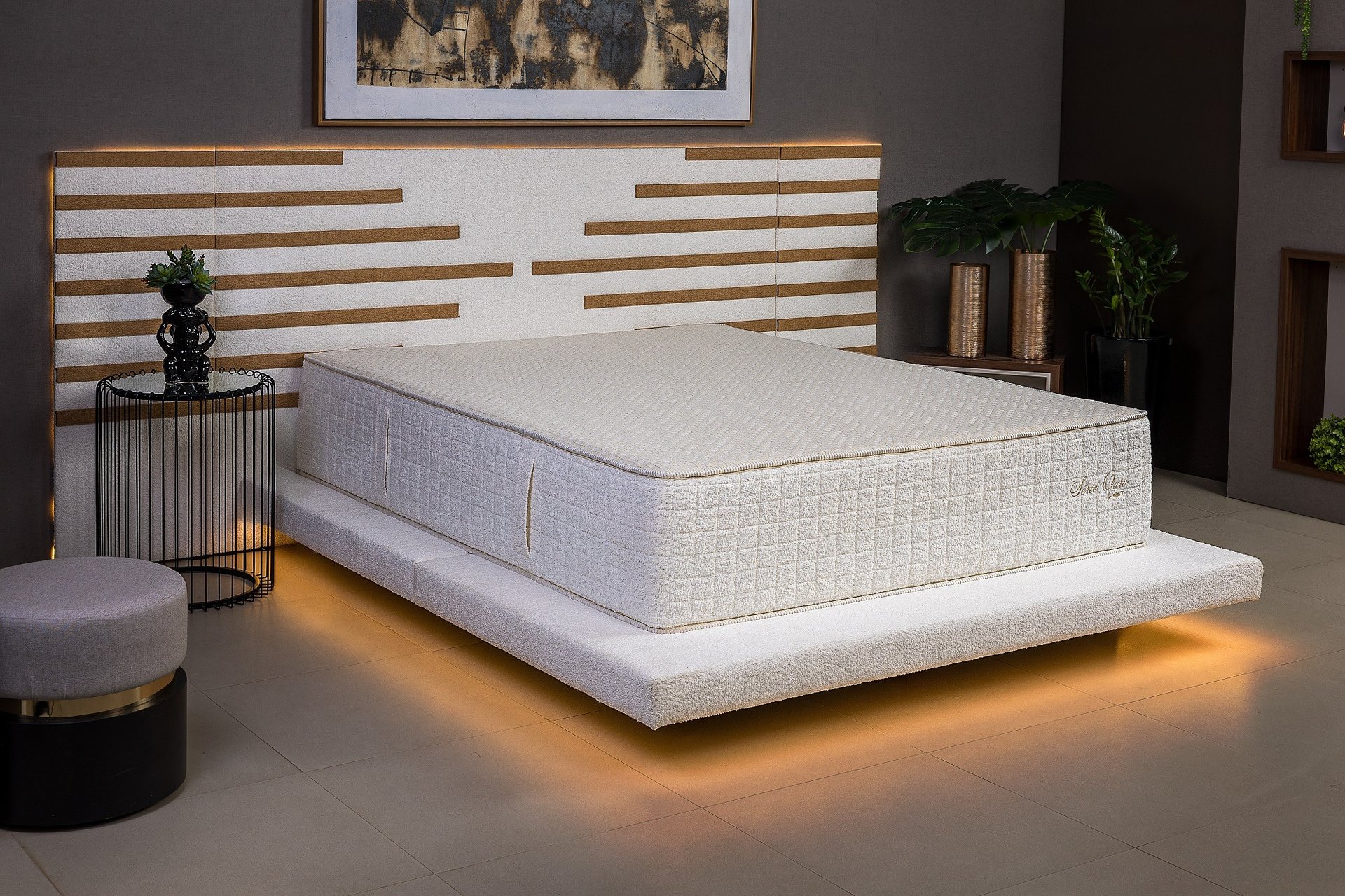 black and white bed linen