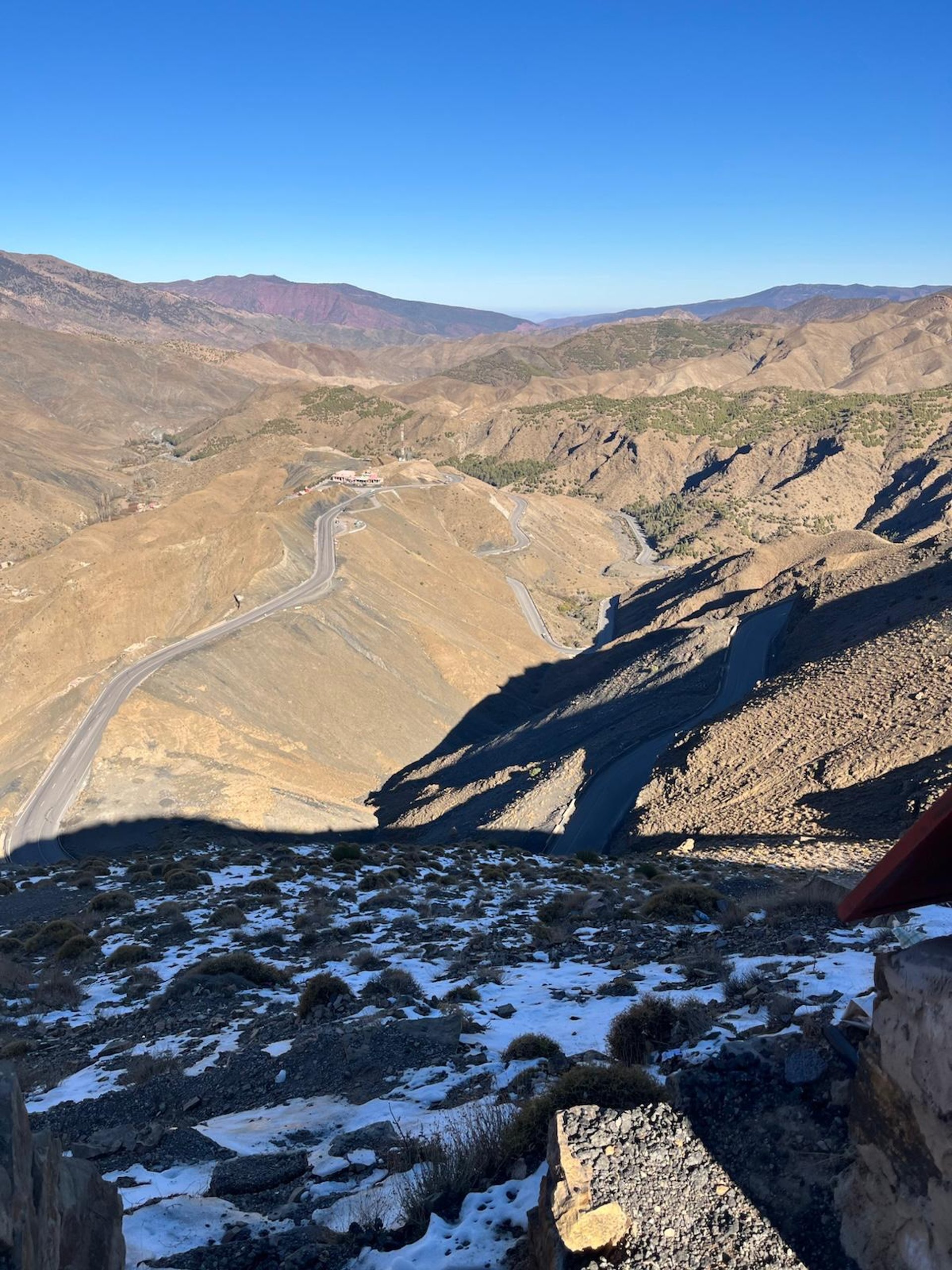 black and brown leather padded tub sofa