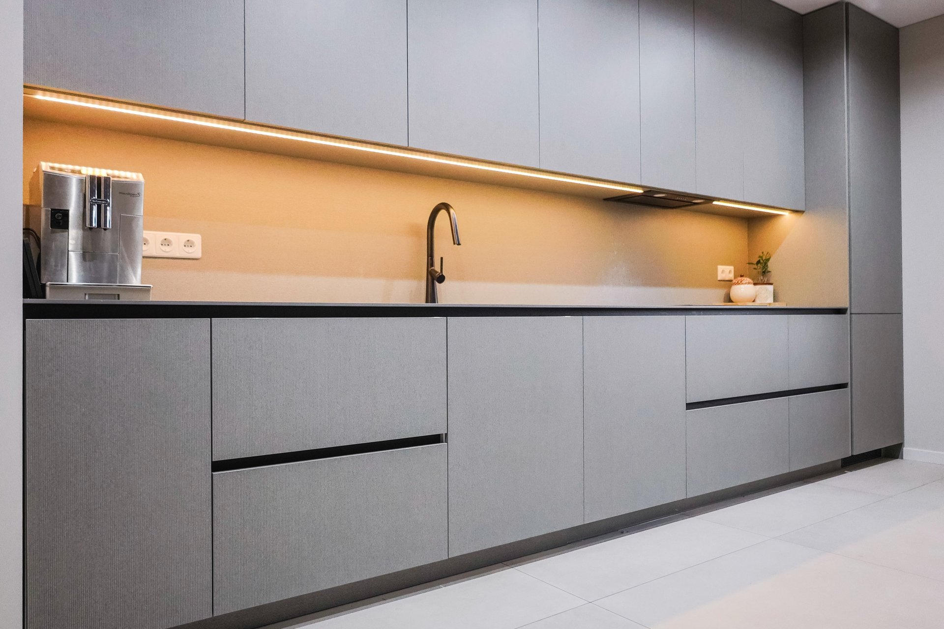 black and brown leather padded tub sofa