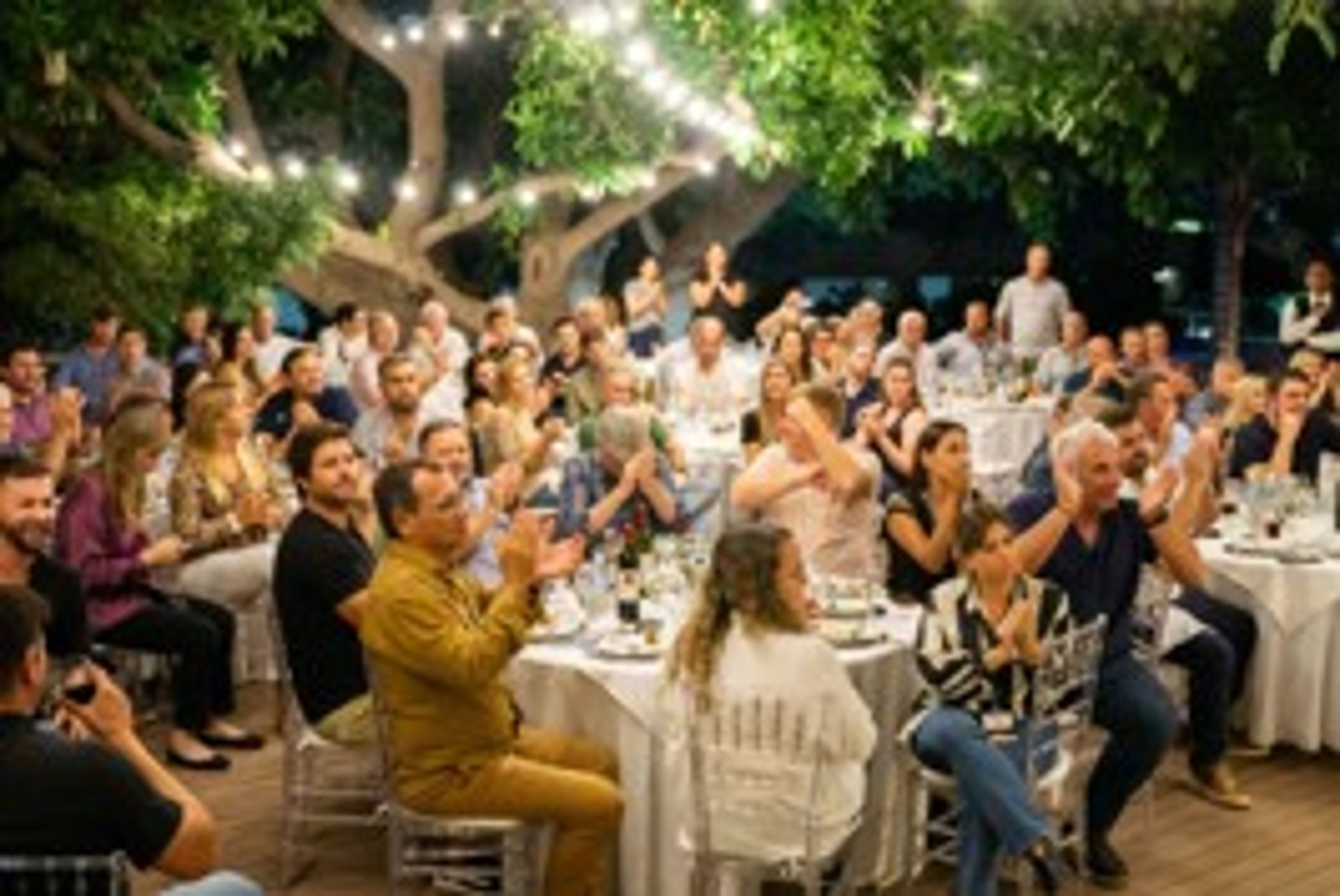 gray computer monitor