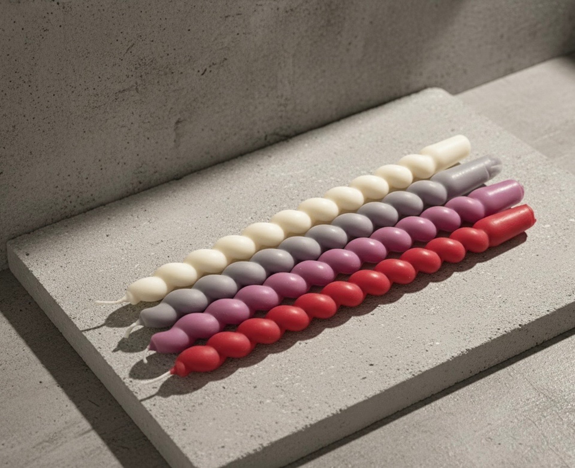 gray computer monitor