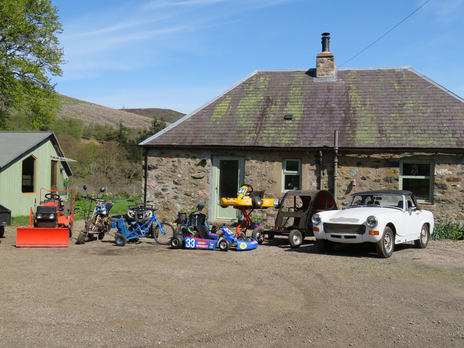 black and white bed linen
