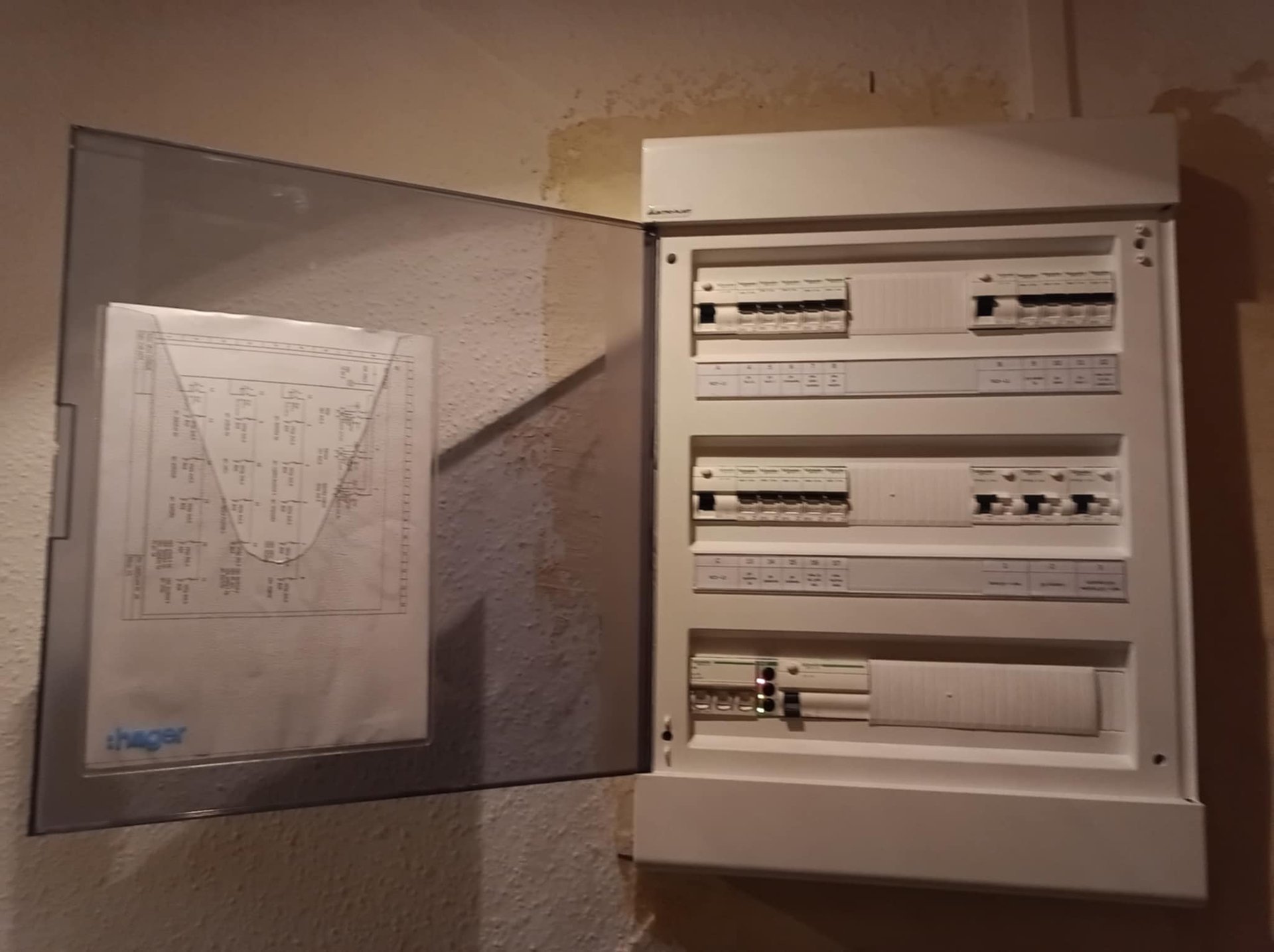 black and brown leather padded tub sofa