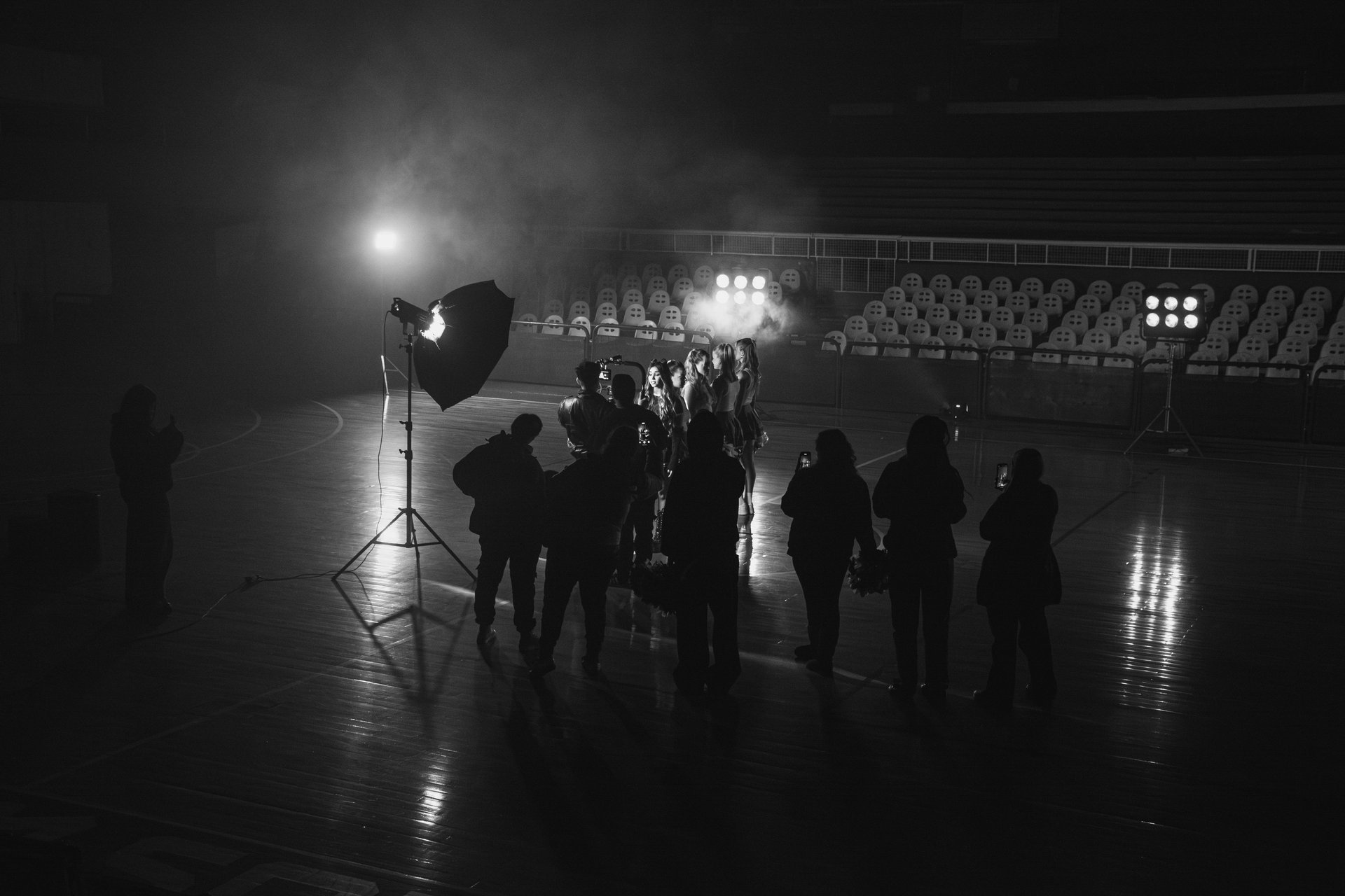 black and white bed linen