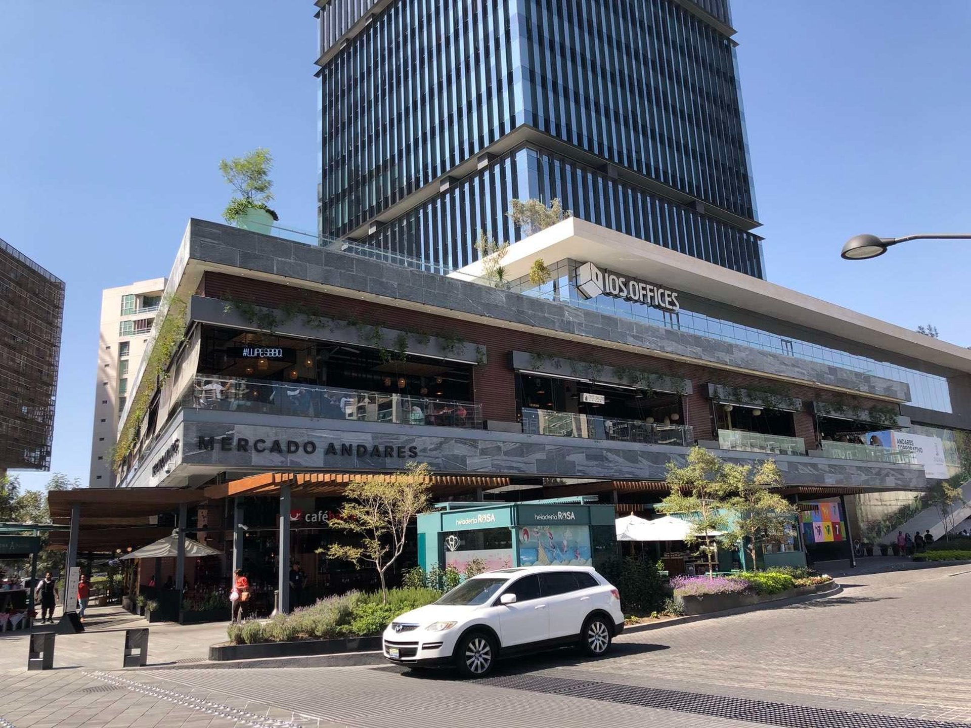 gray computer monitor