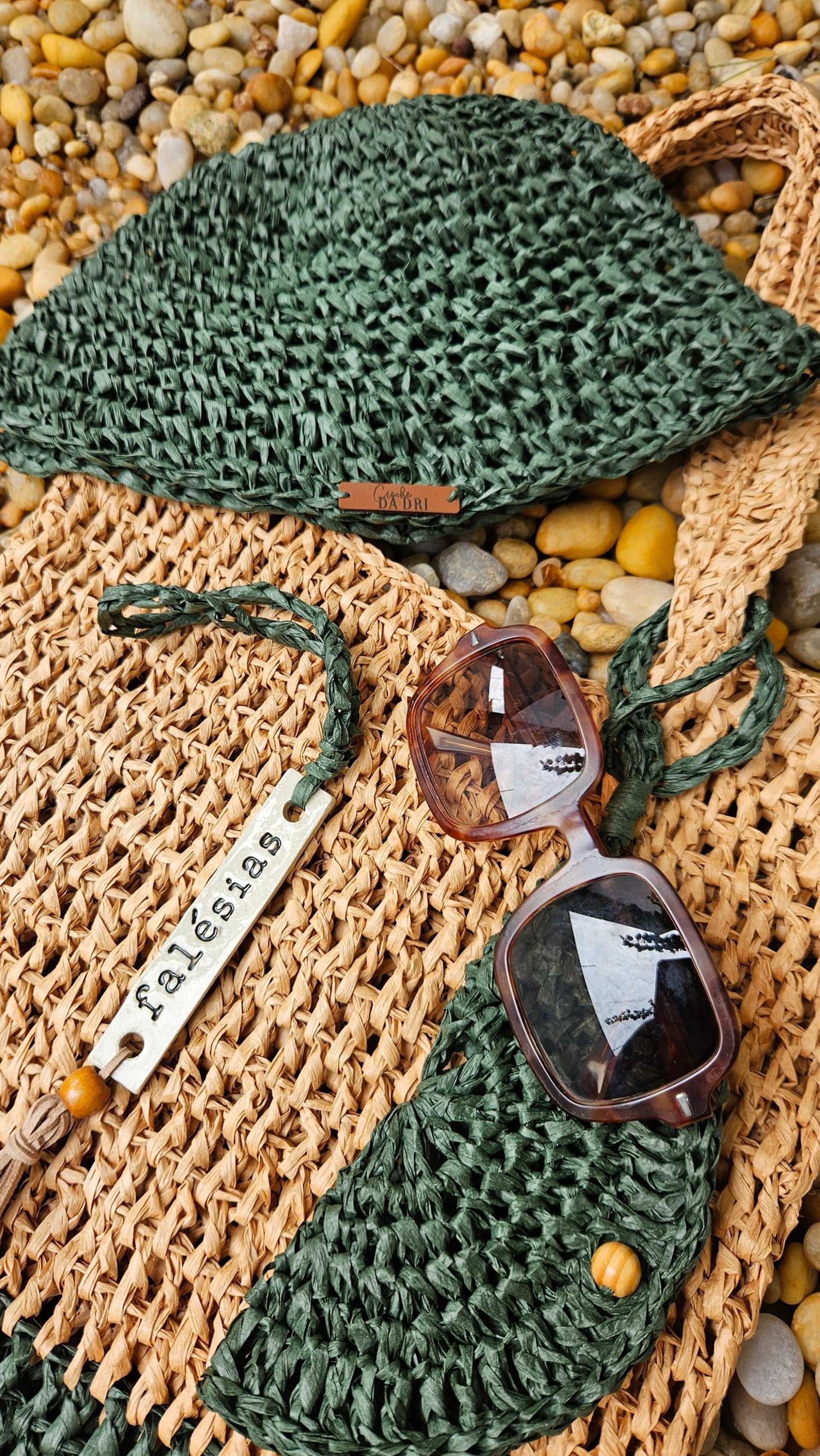 gray computer monitor