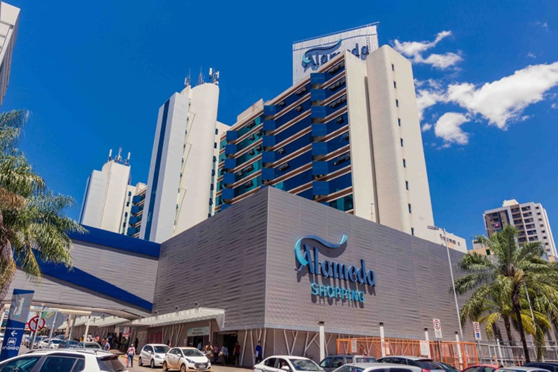 gray computer monitor