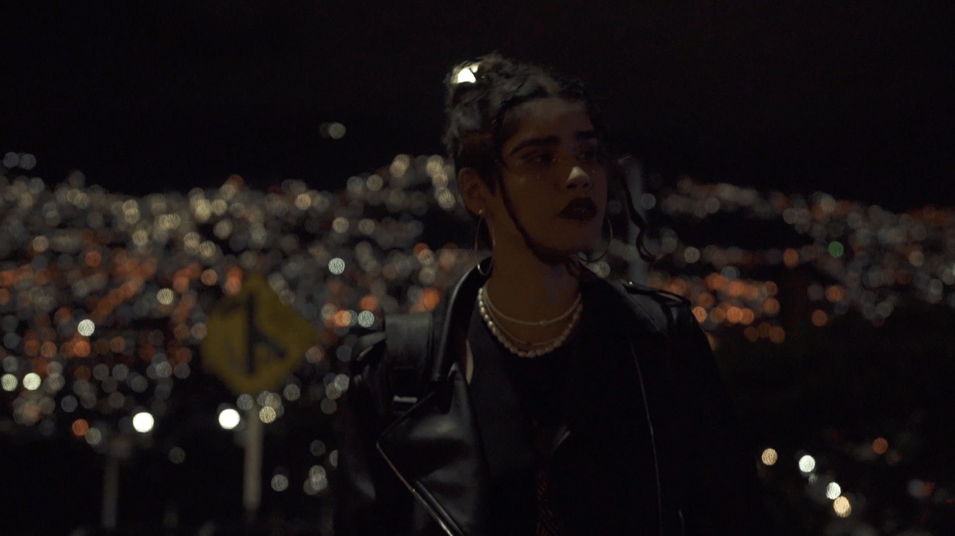 black and white bed linen