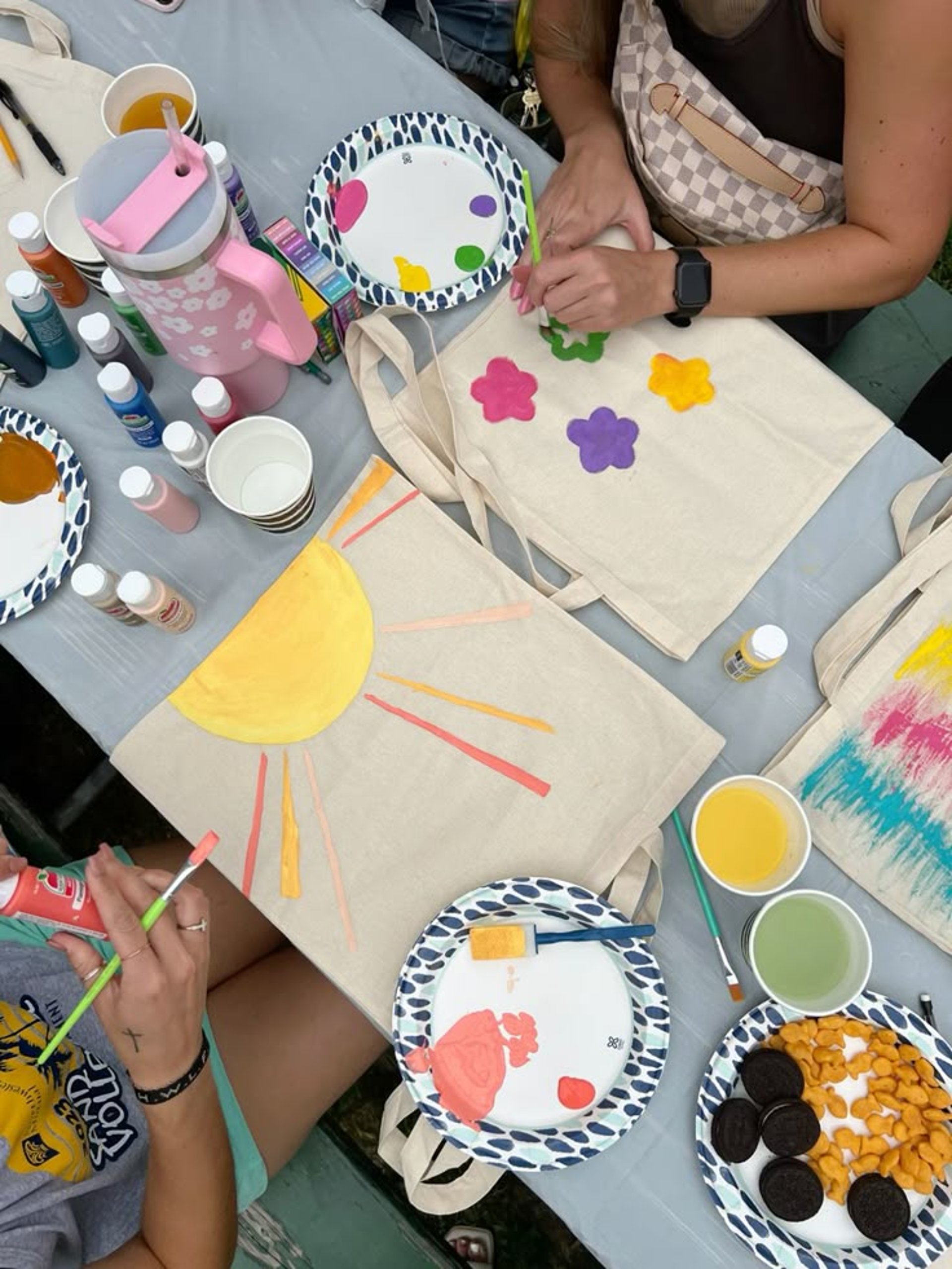 black and white bed linen