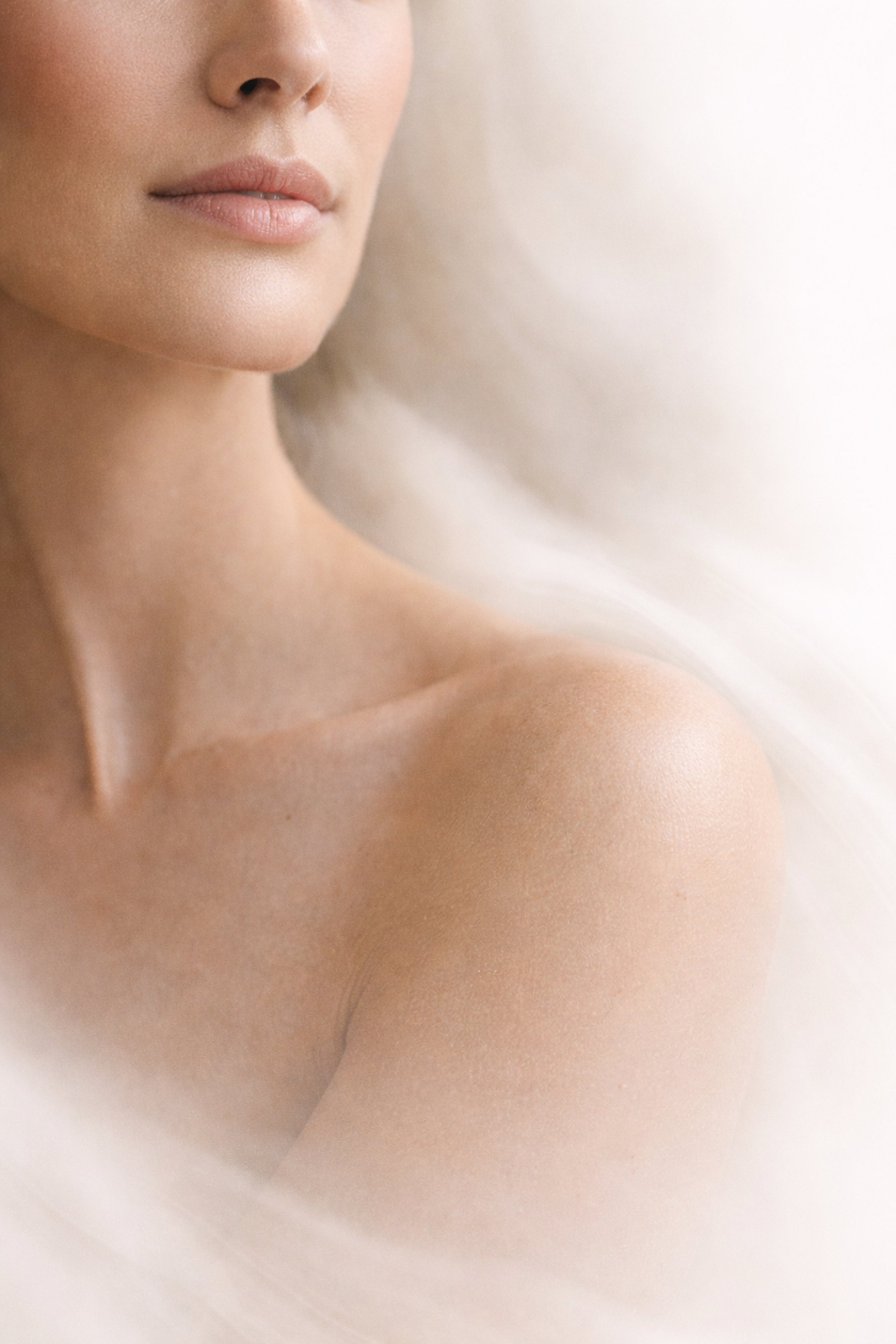 black and white bed linen