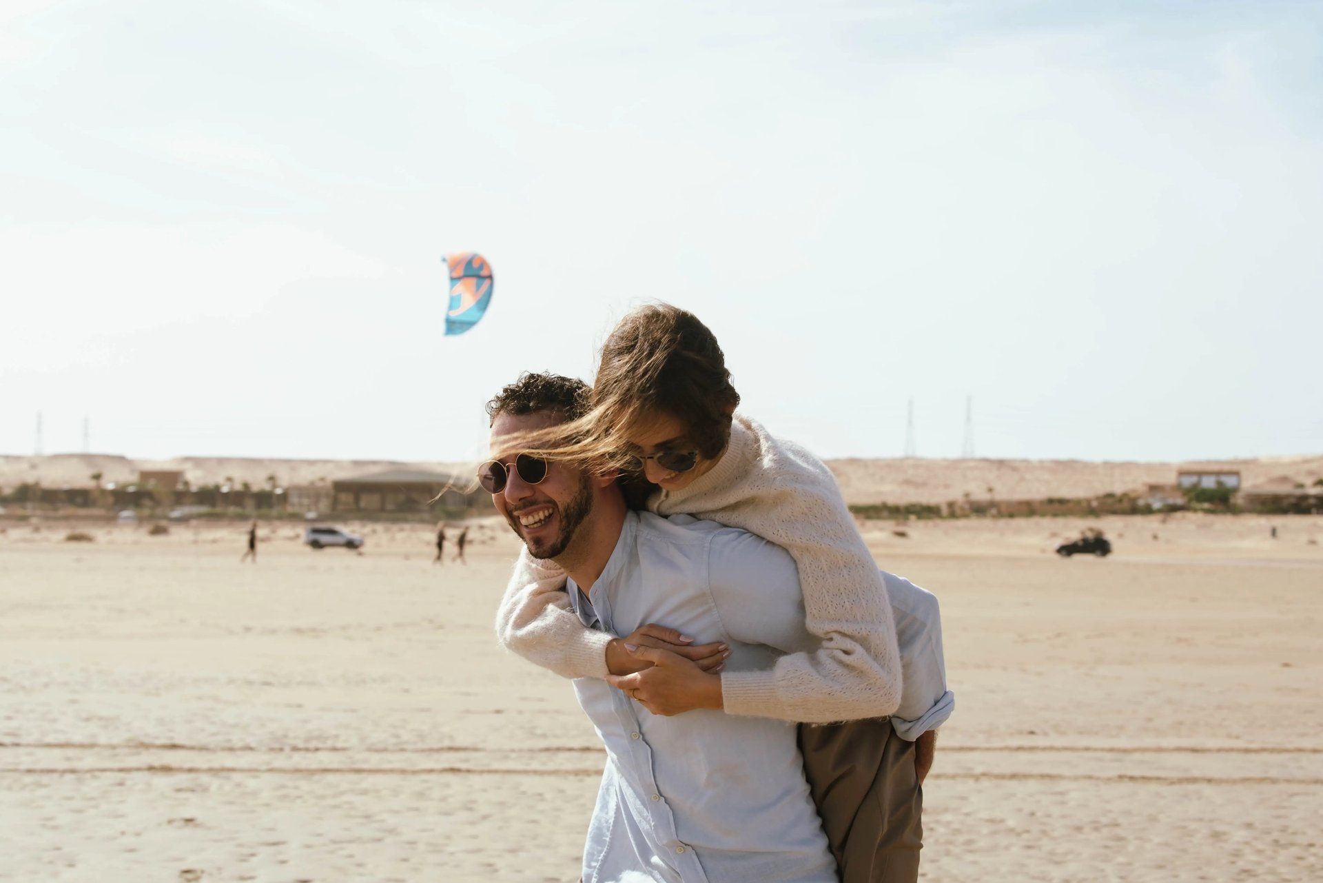 gray computer monitor