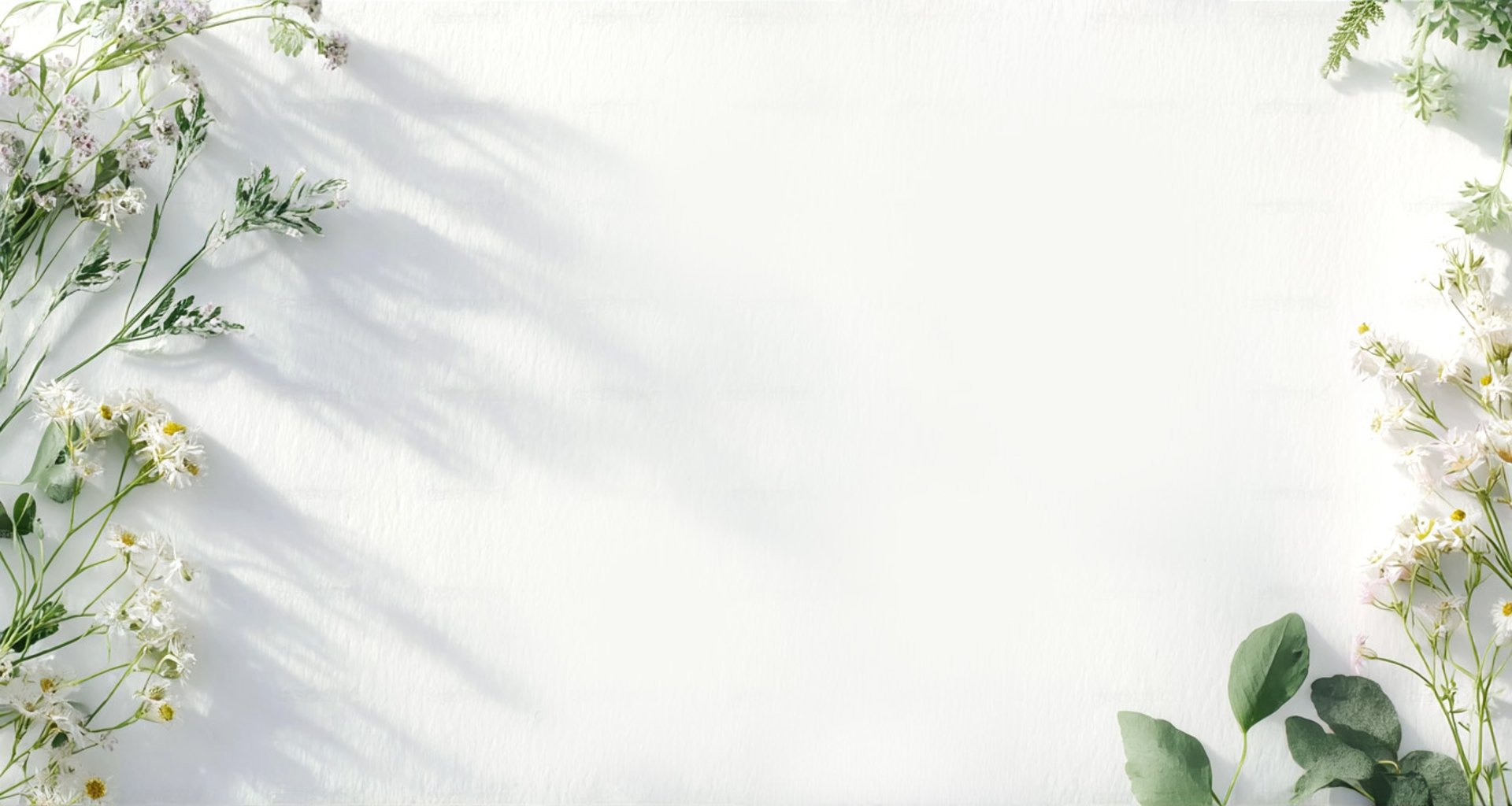 green and yellow light bokeh