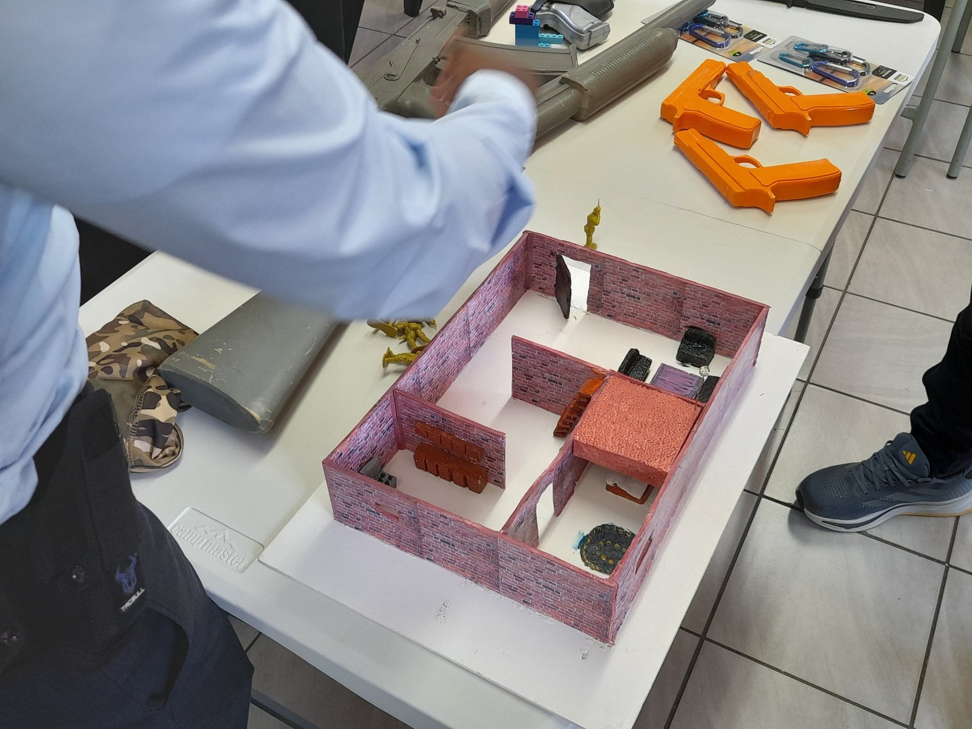 black and white bed linen