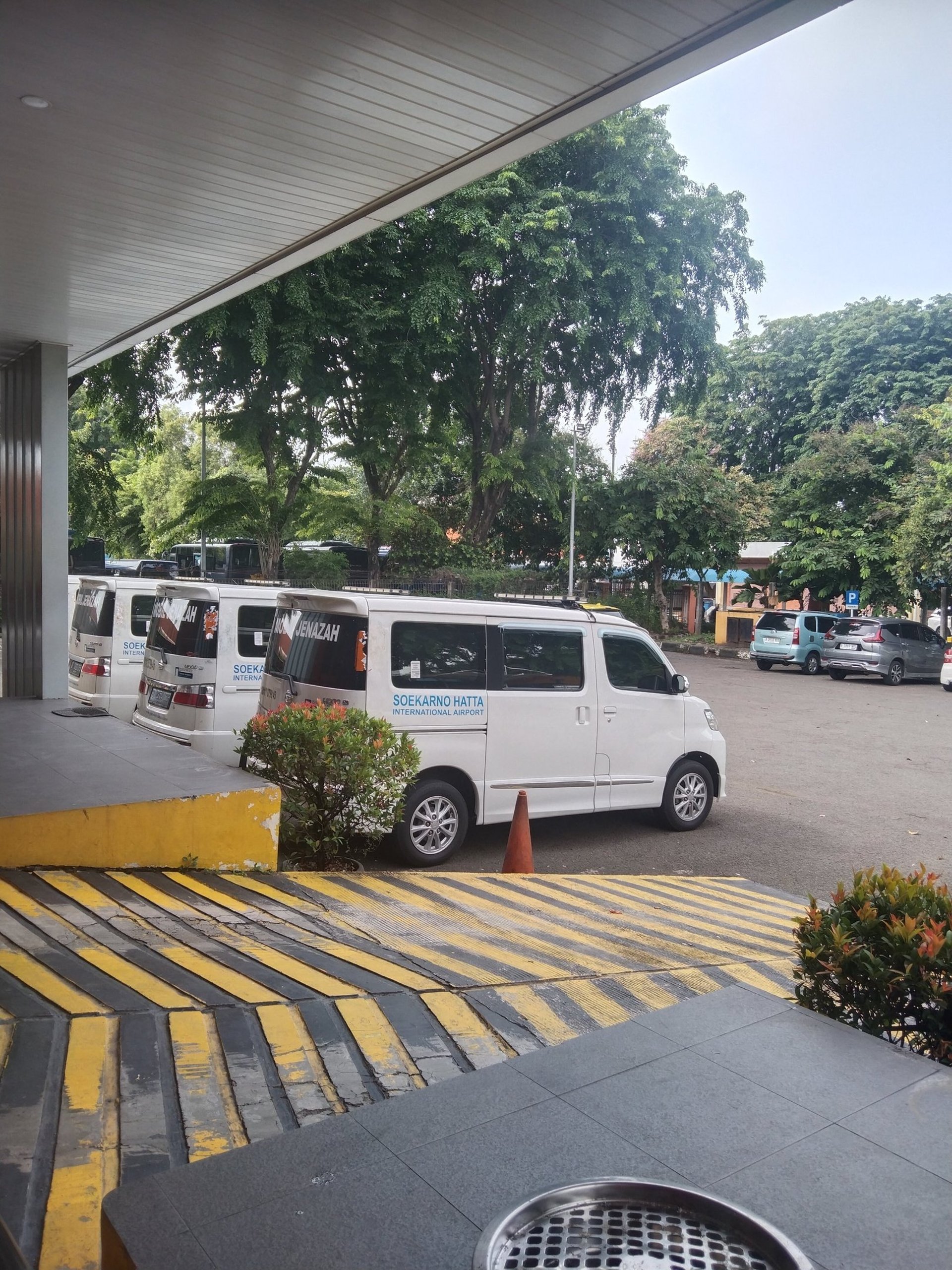 black and brown leather padded tub sofa