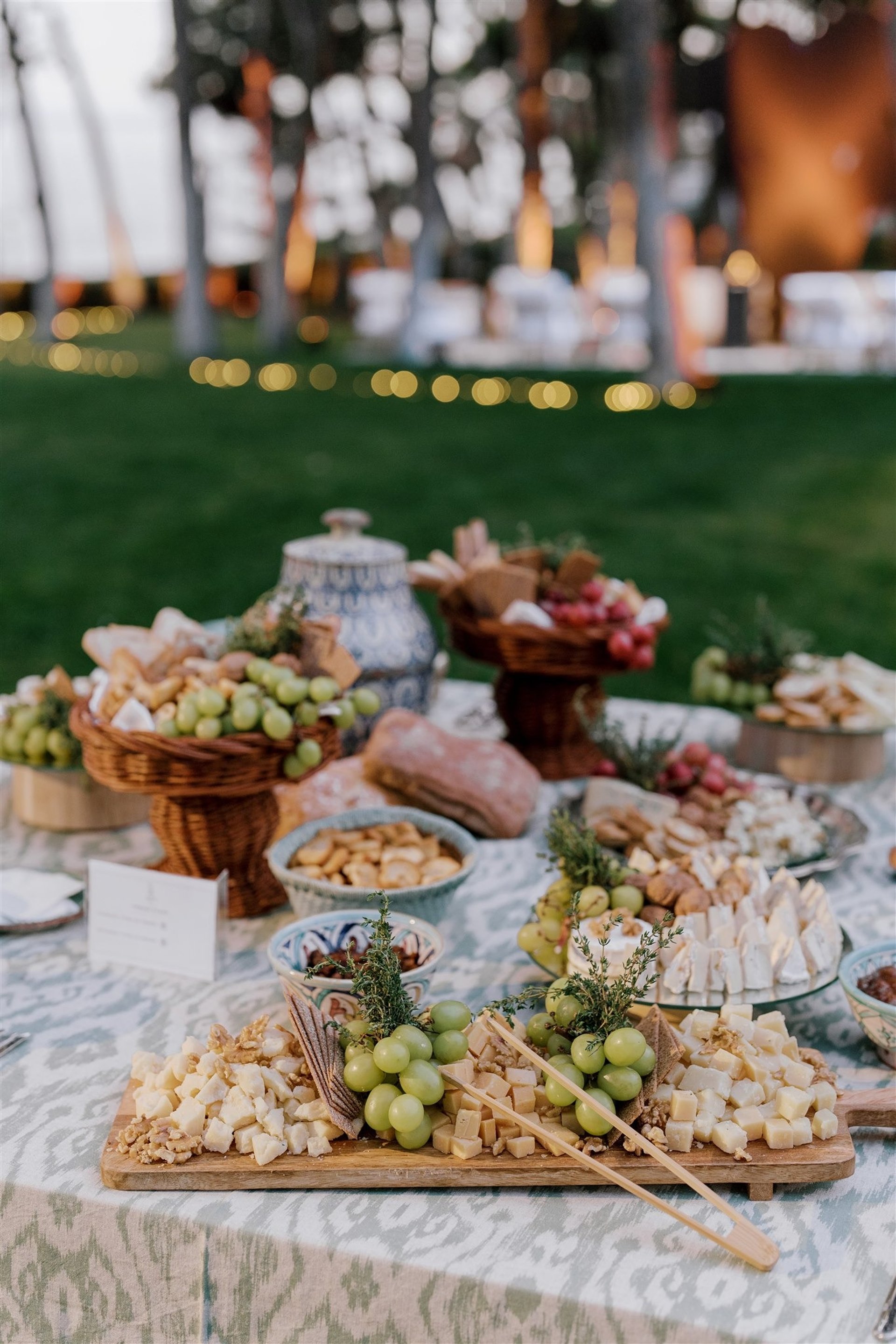 Catering display at a corporate event in Villa El Rincon’s gardens