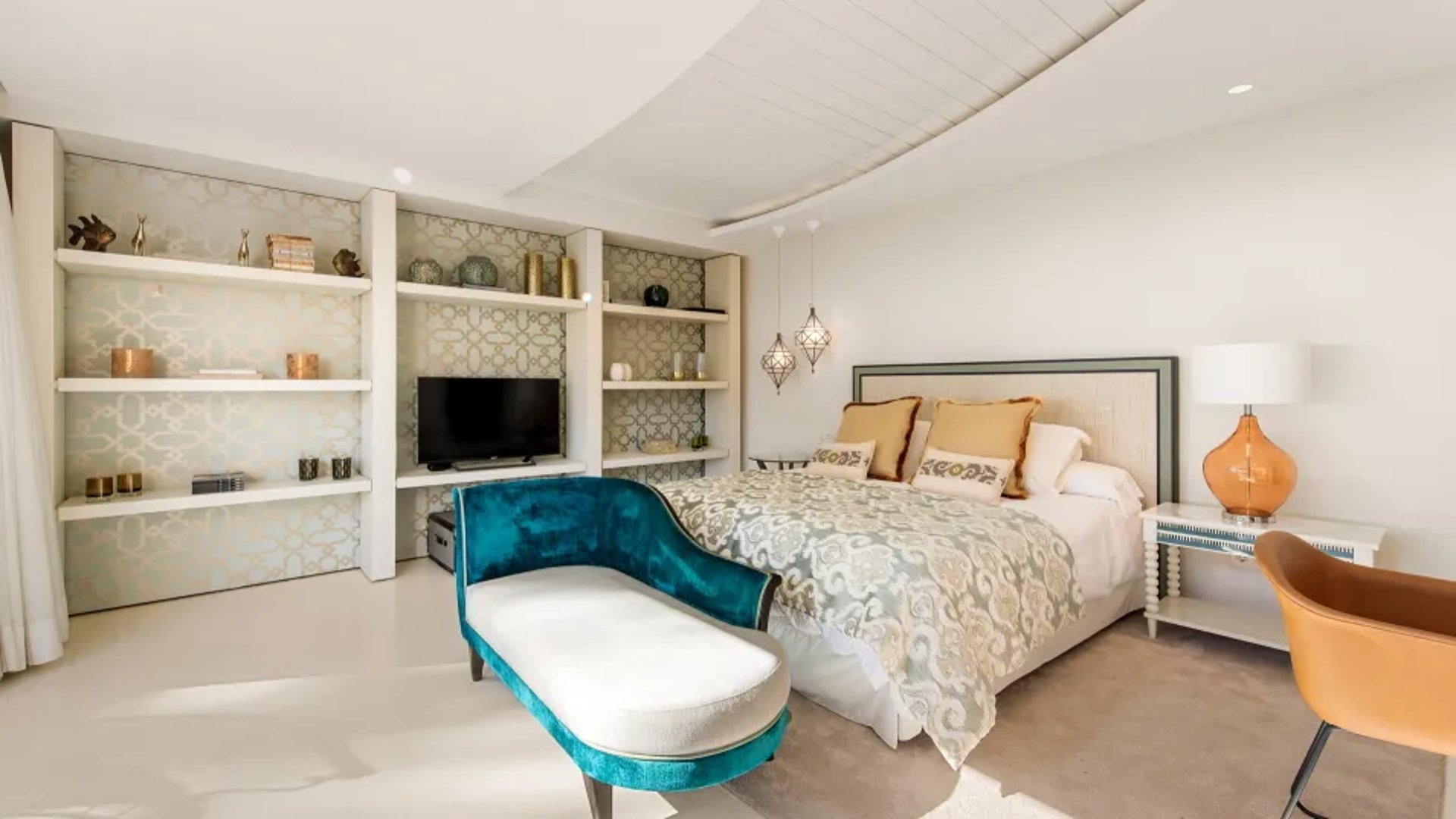 Luxury appointed bedroom at Villa El Rincon