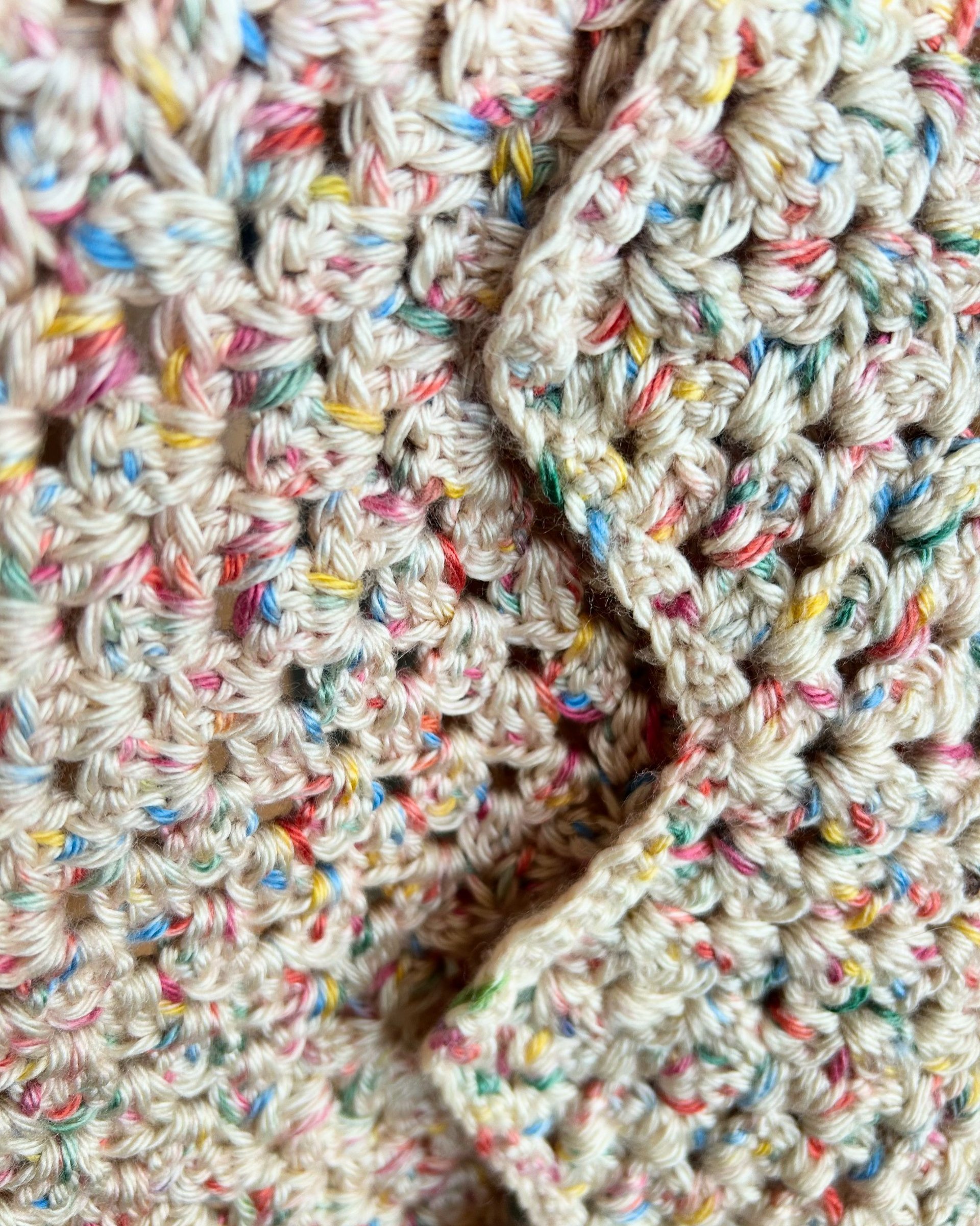 gray computer monitor