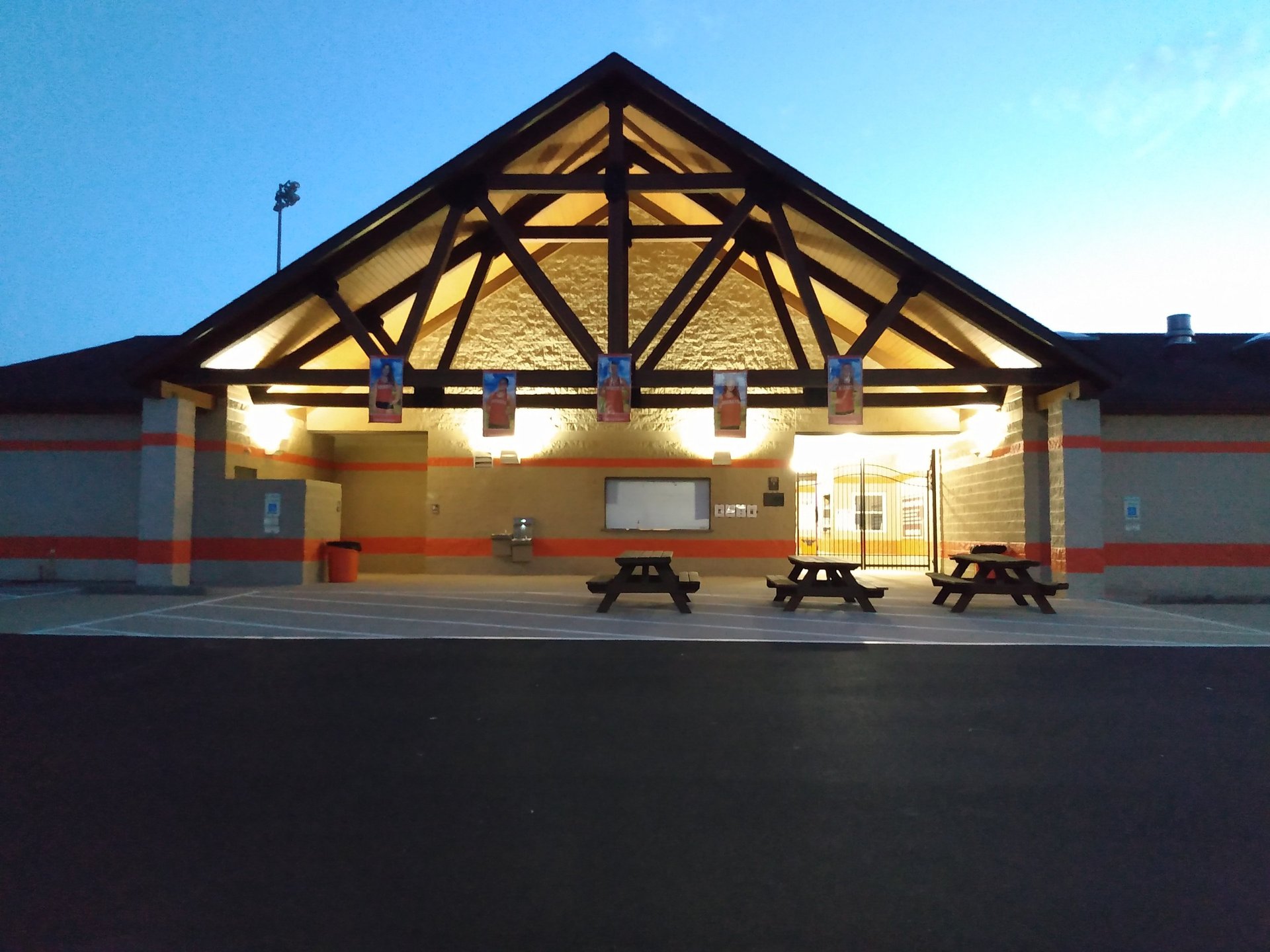 black and white bed linen