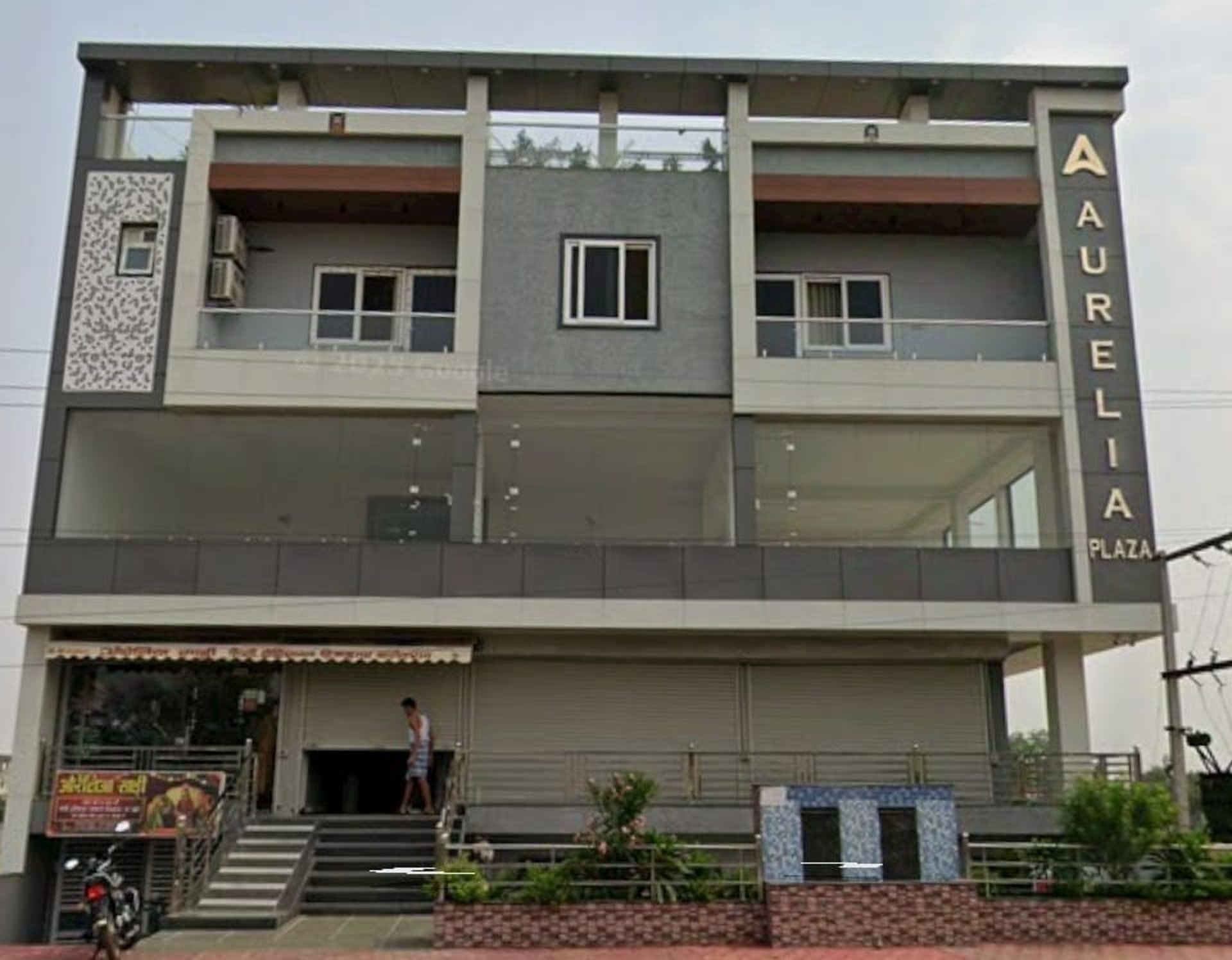 black and brown leather padded tub sofa