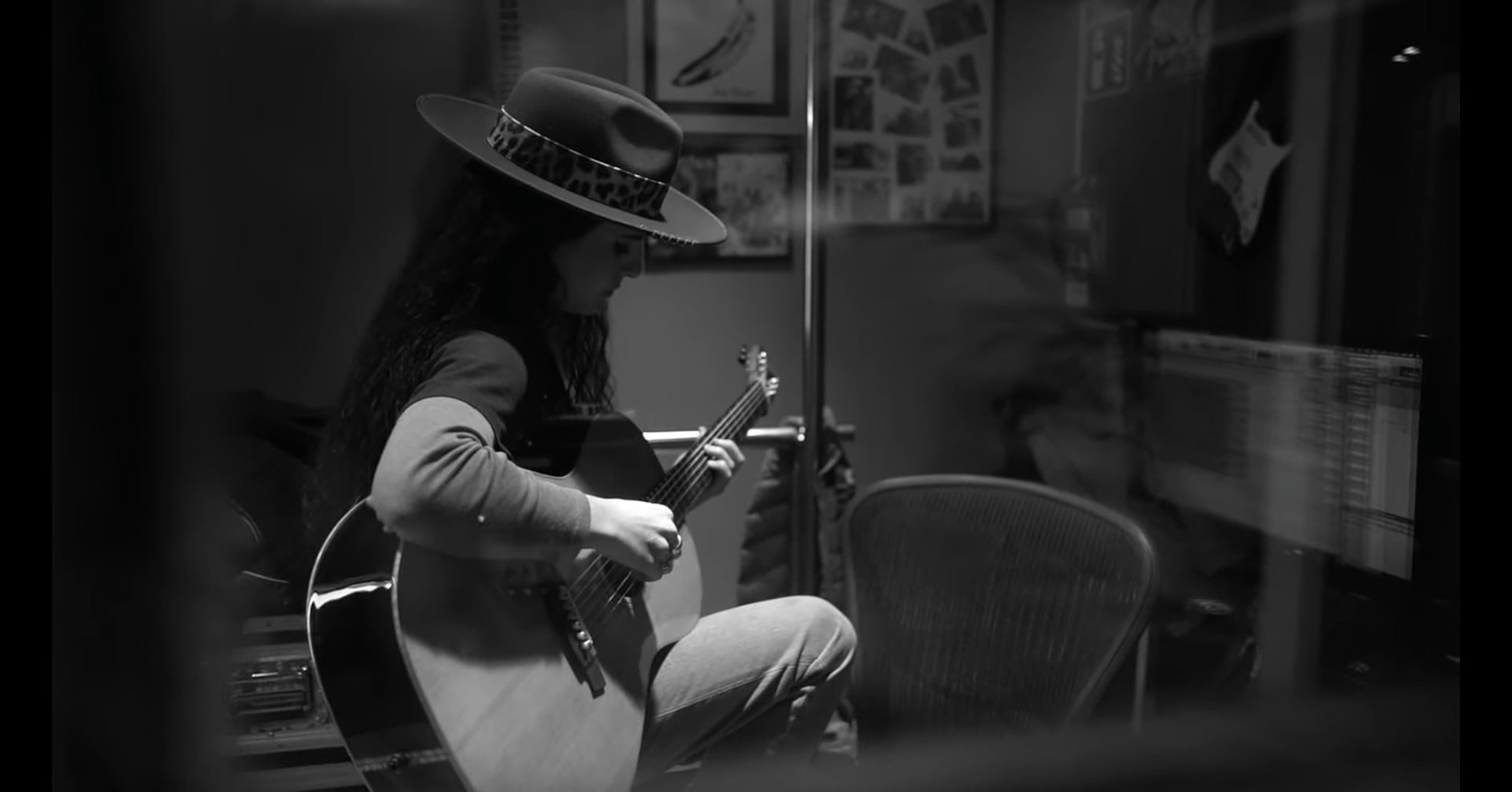 Guitarrista Vicky Oliveros - Eventos y Bodas en Madri