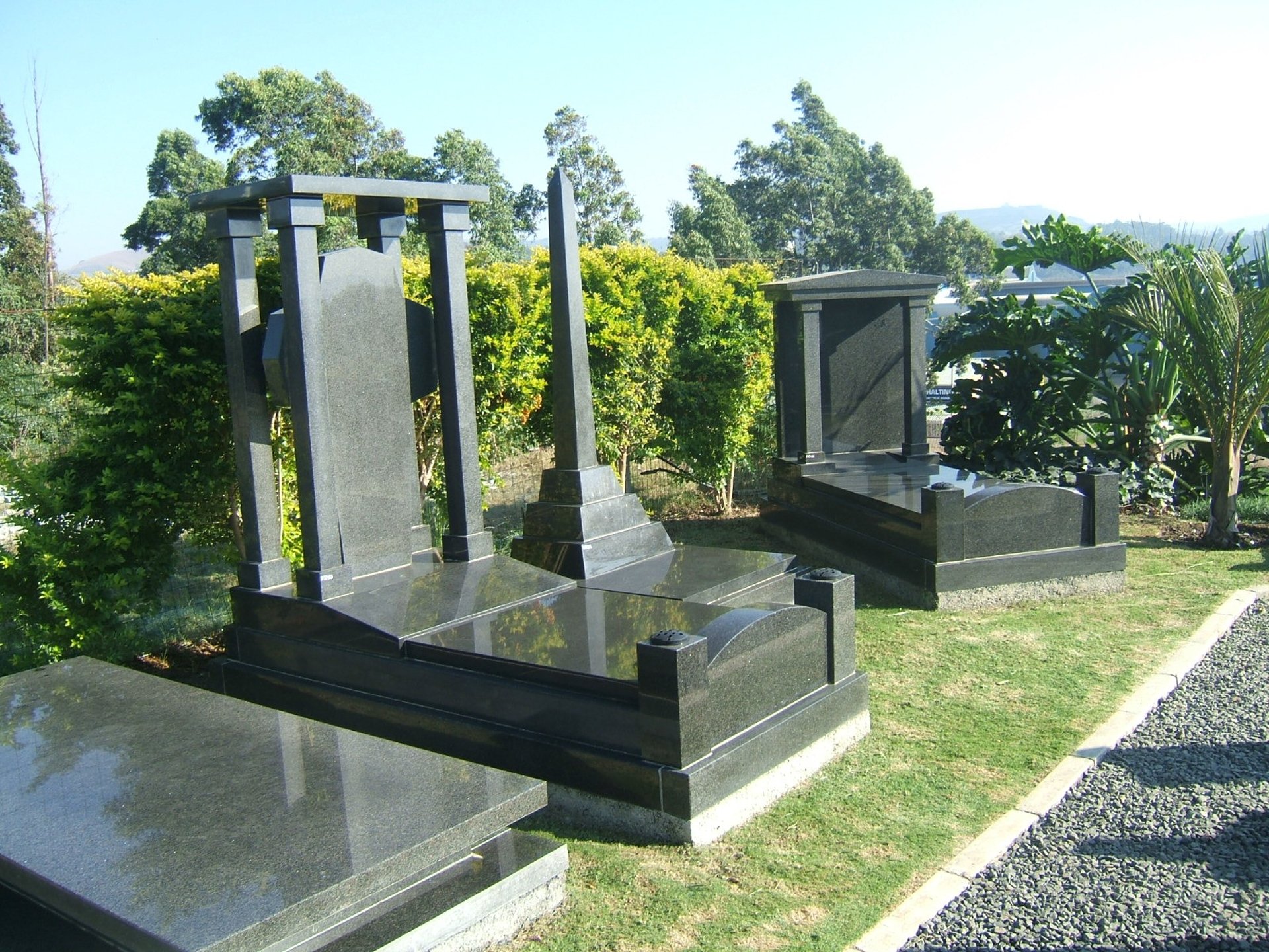 black and white bed linen