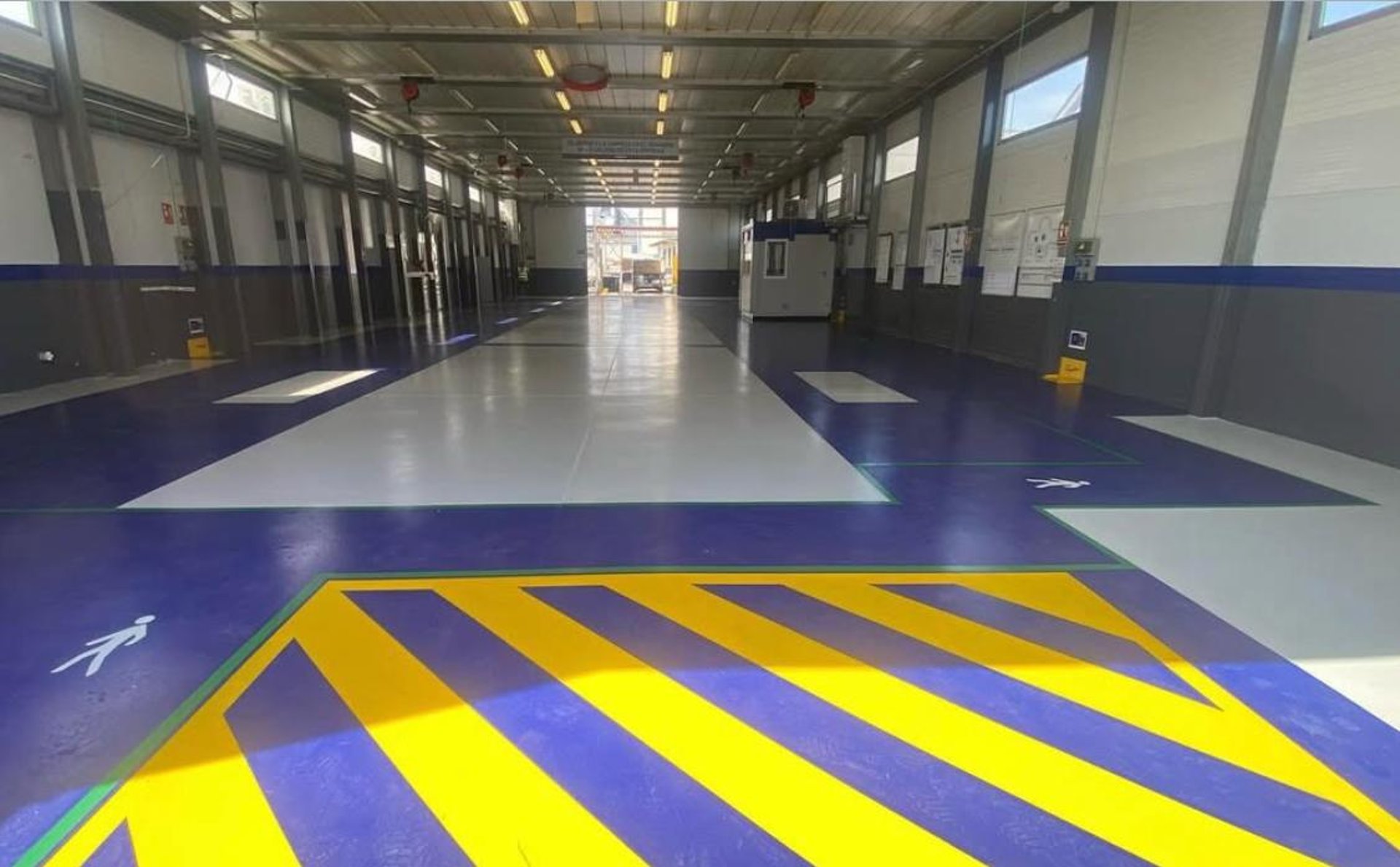 a black and white photo of a wall