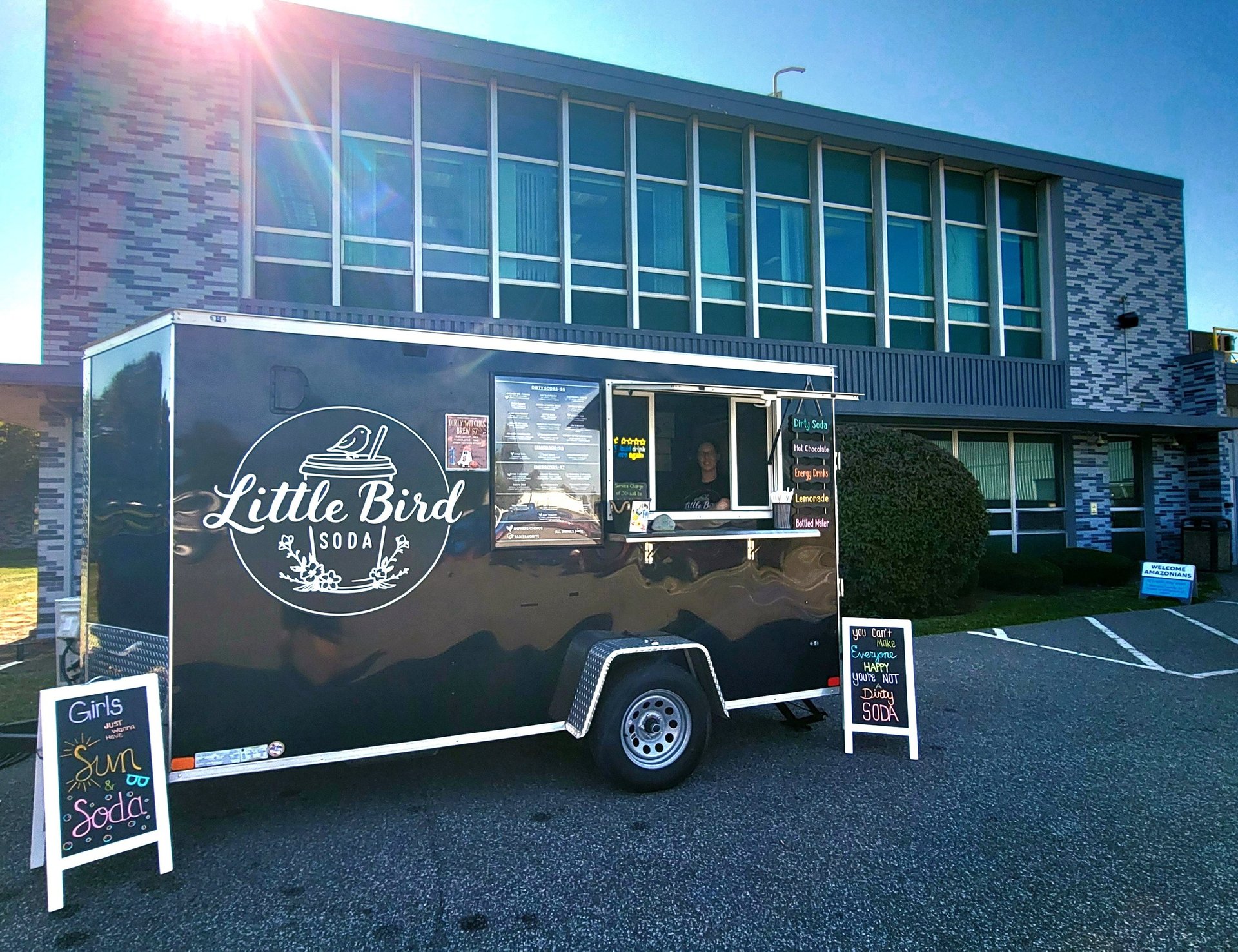 black and white bed linen