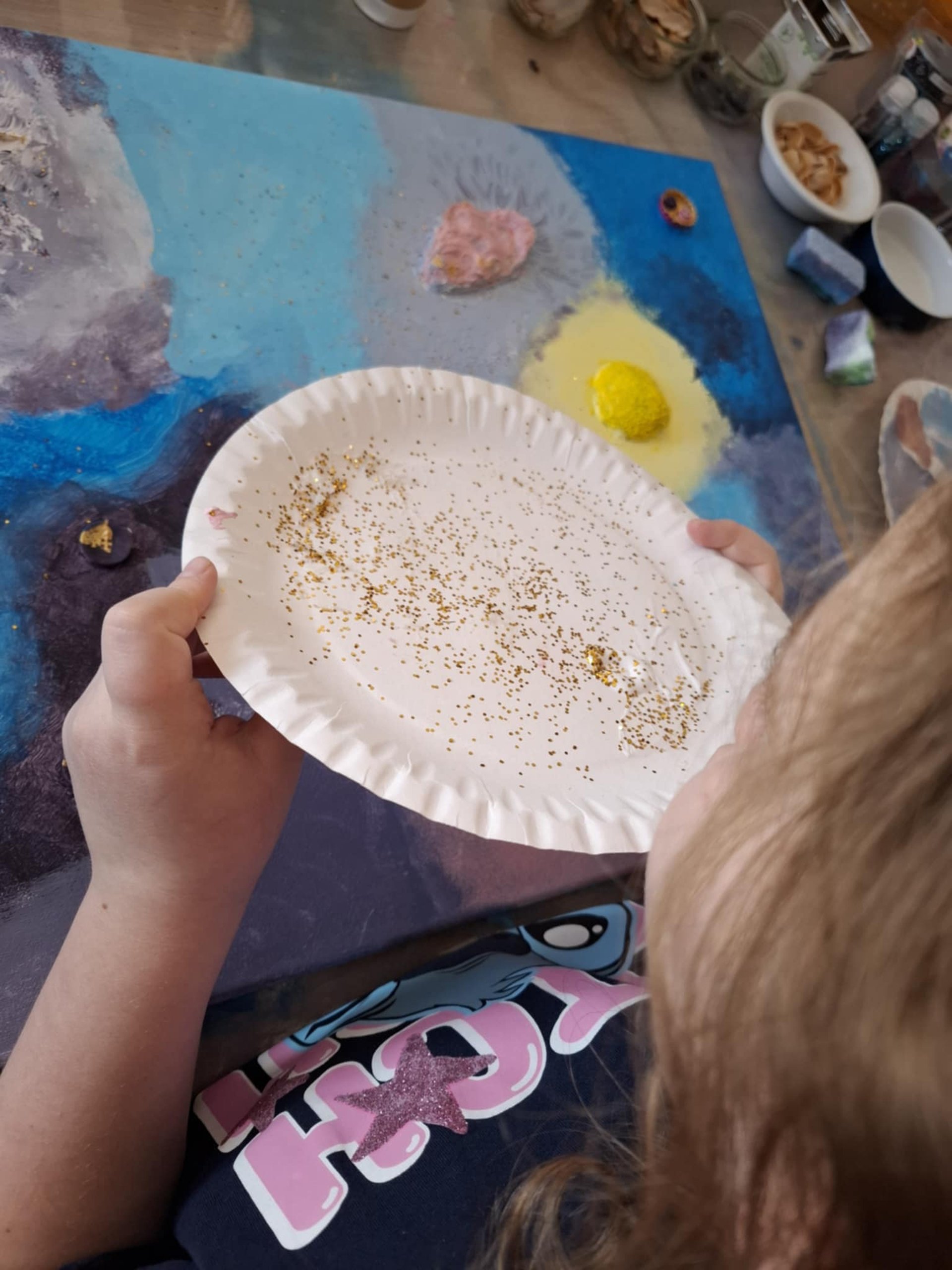 gray computer monitor