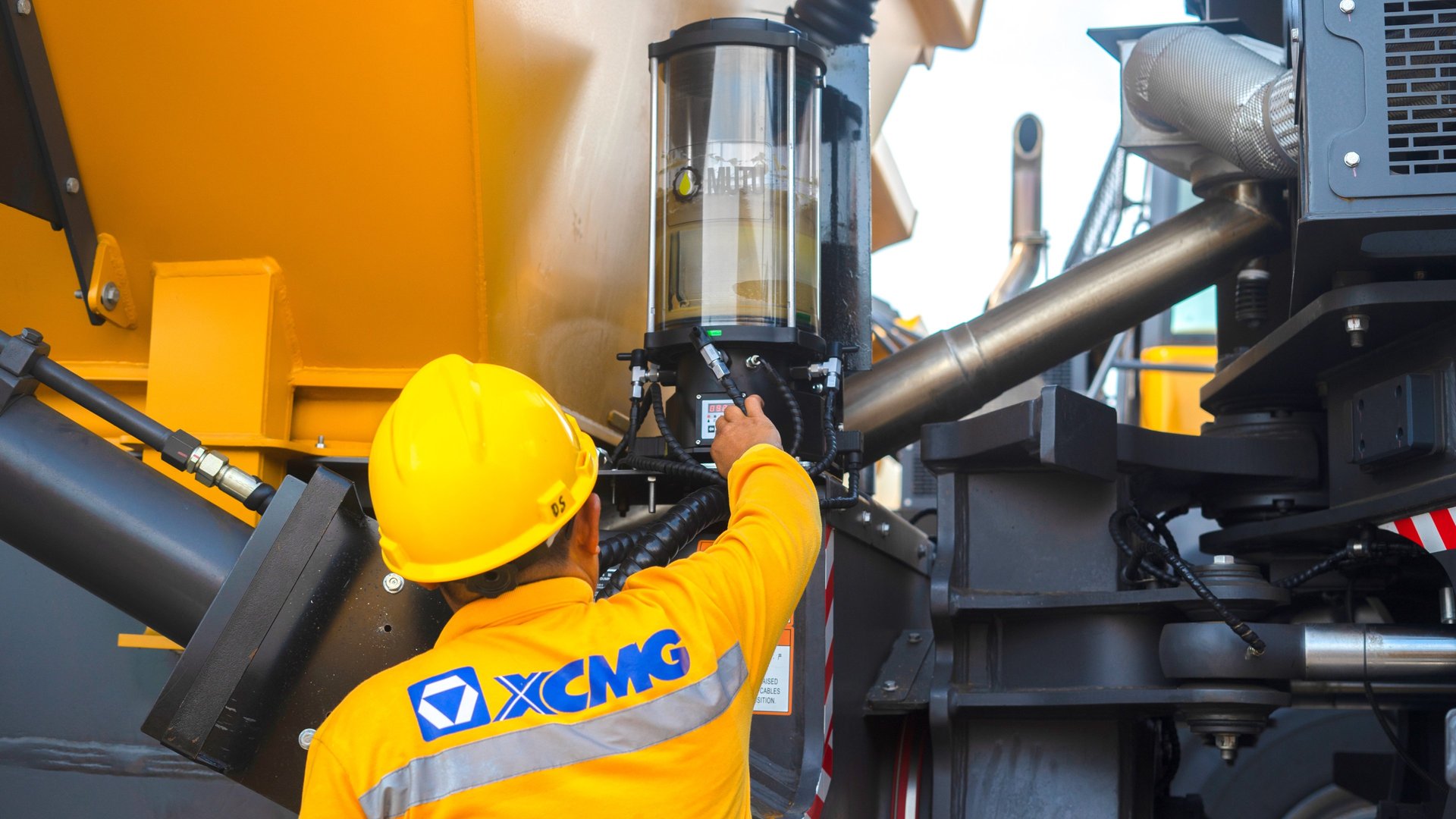 black and brown leather padded tub sofa