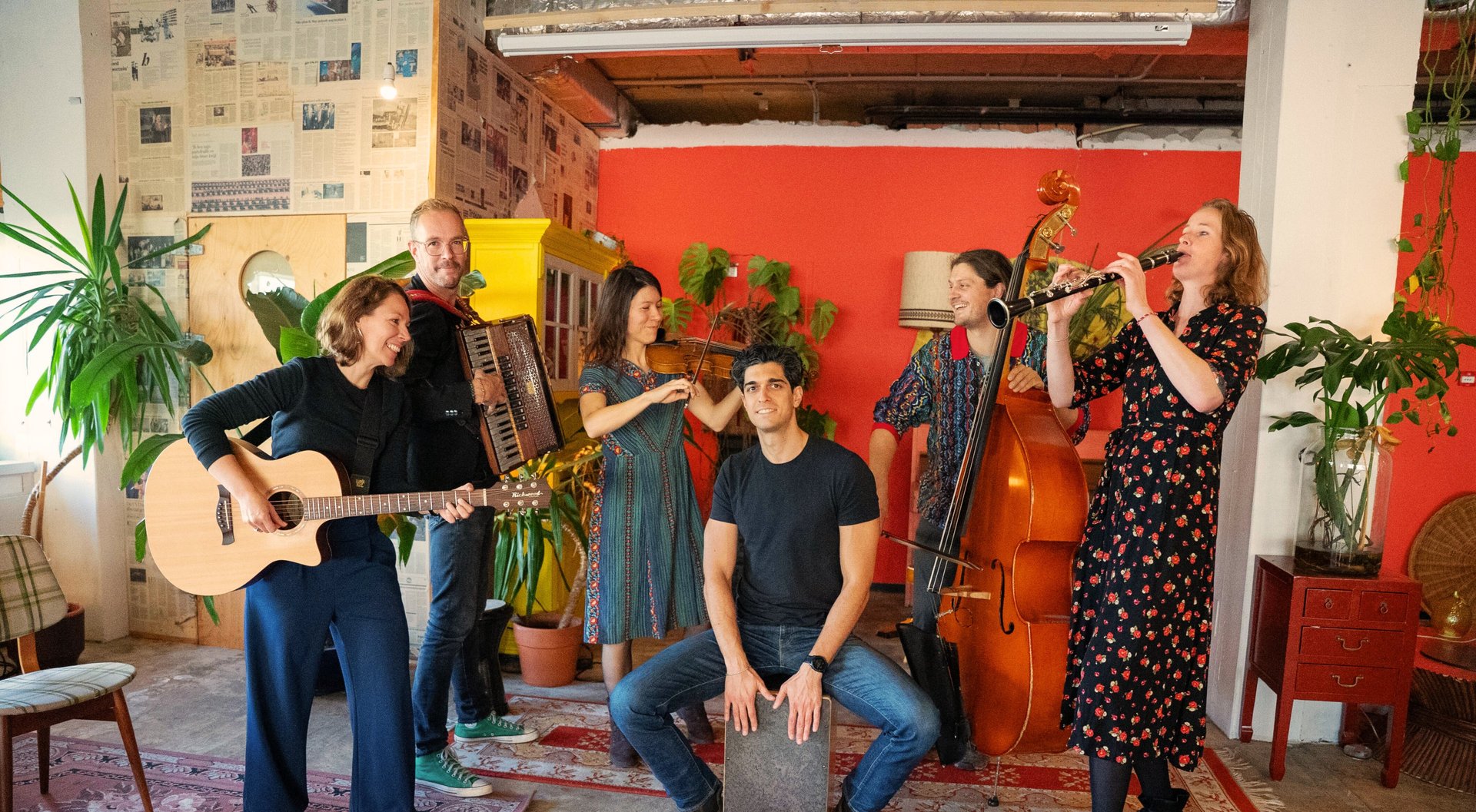 black and white bed linen