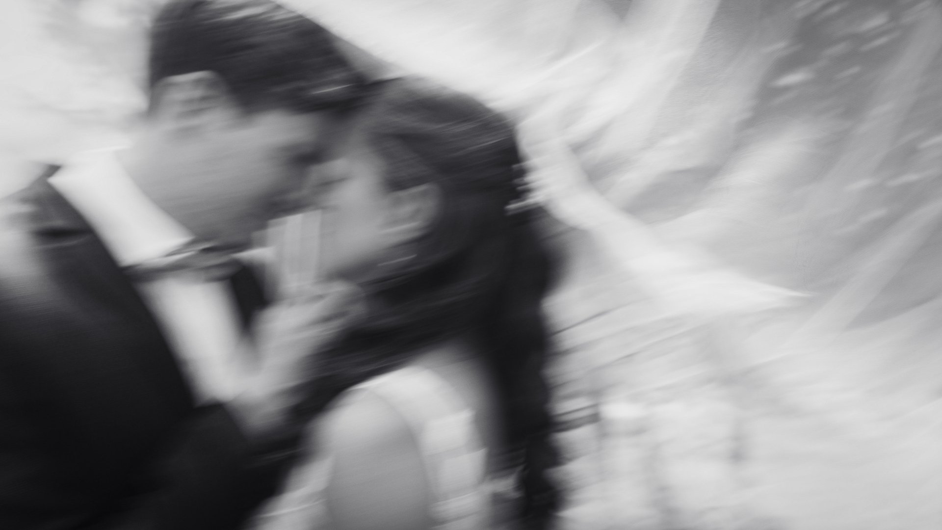 black and white bed linen