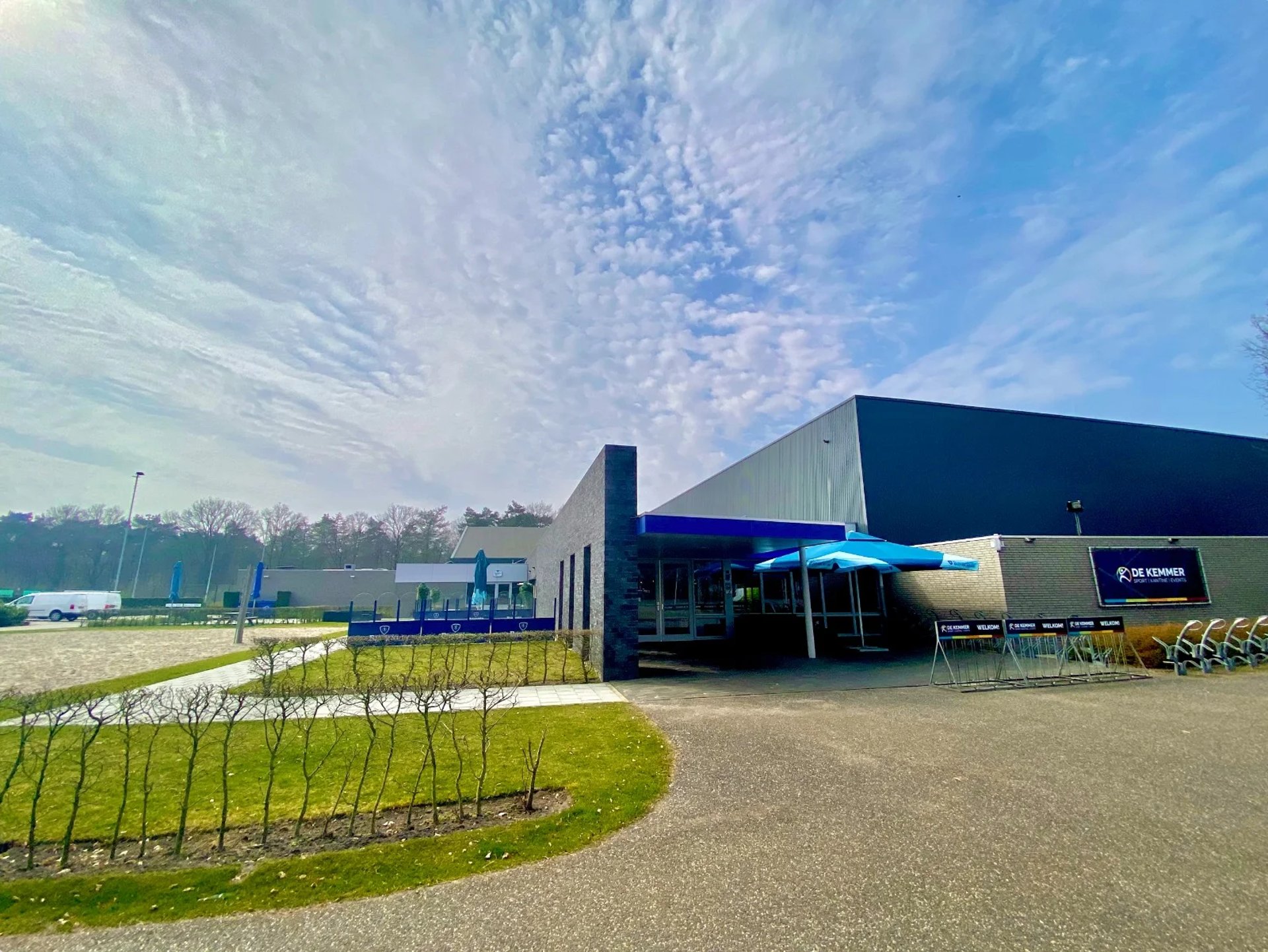 black and white bed linen