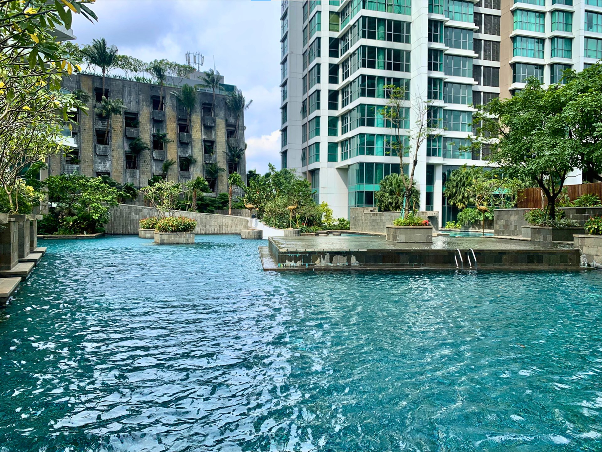 black and white bed linen
