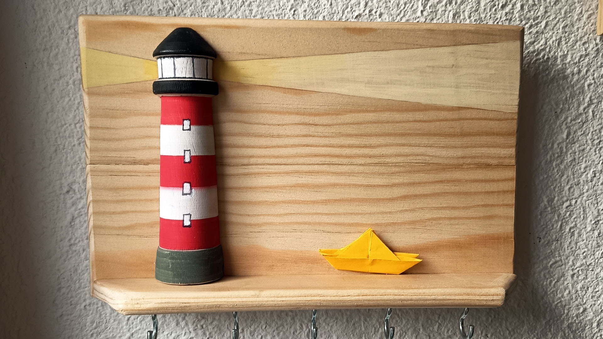 phare accroche clefs en bois