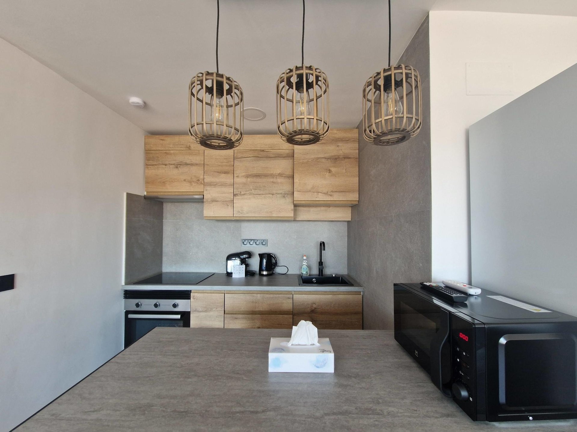 black and white bed linen