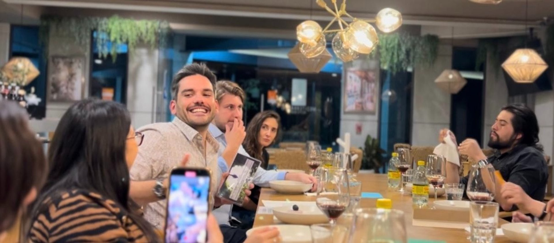 gray computer monitor