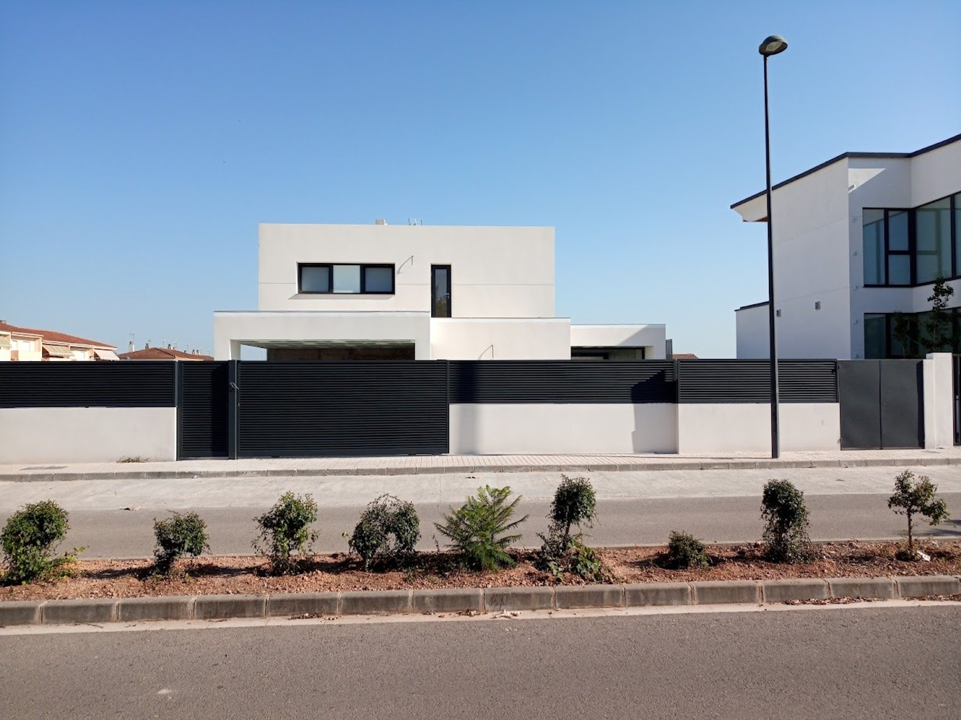 black and white bed linen