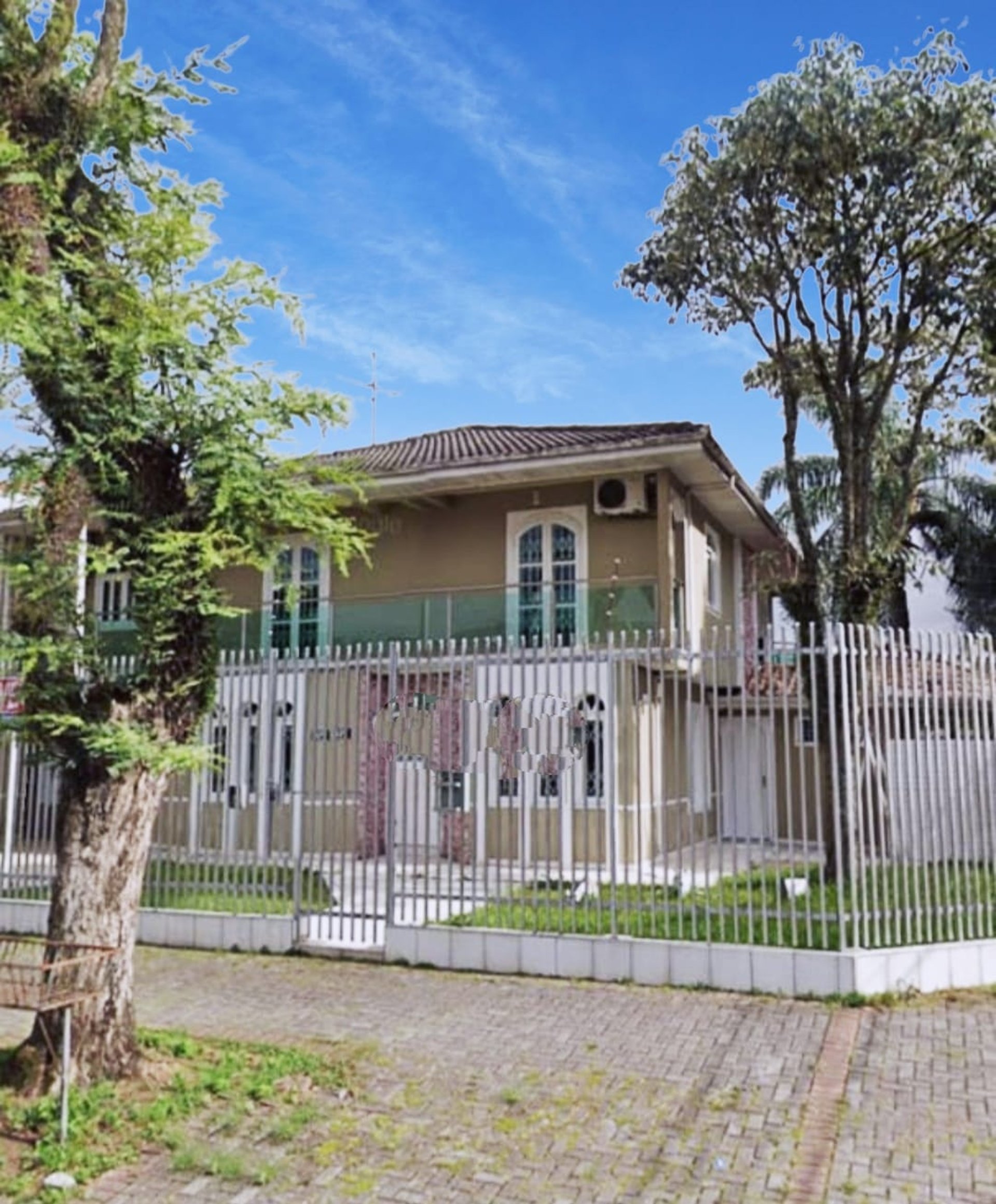 black and brown leather padded tub sofa