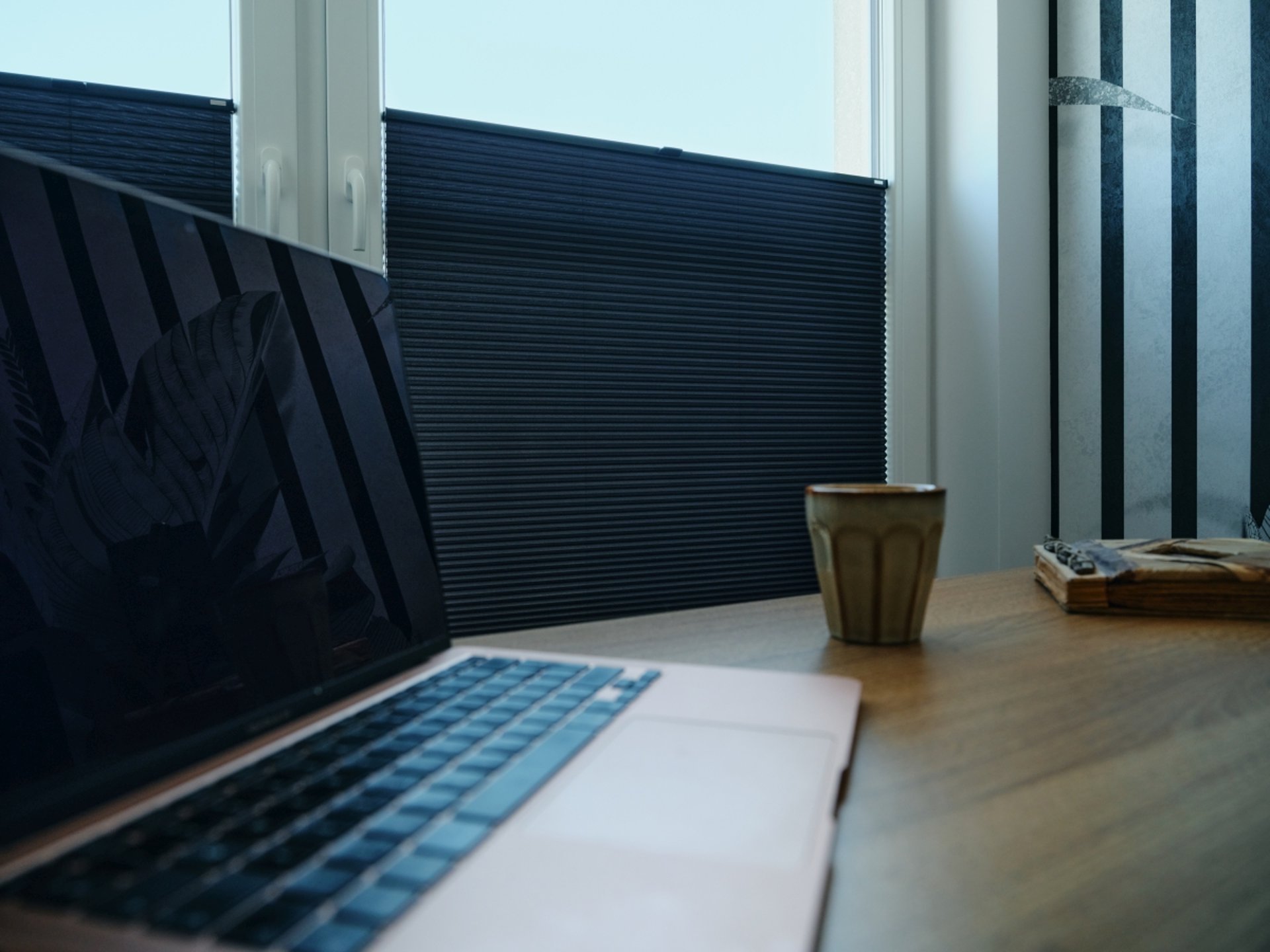 black and white bed linen