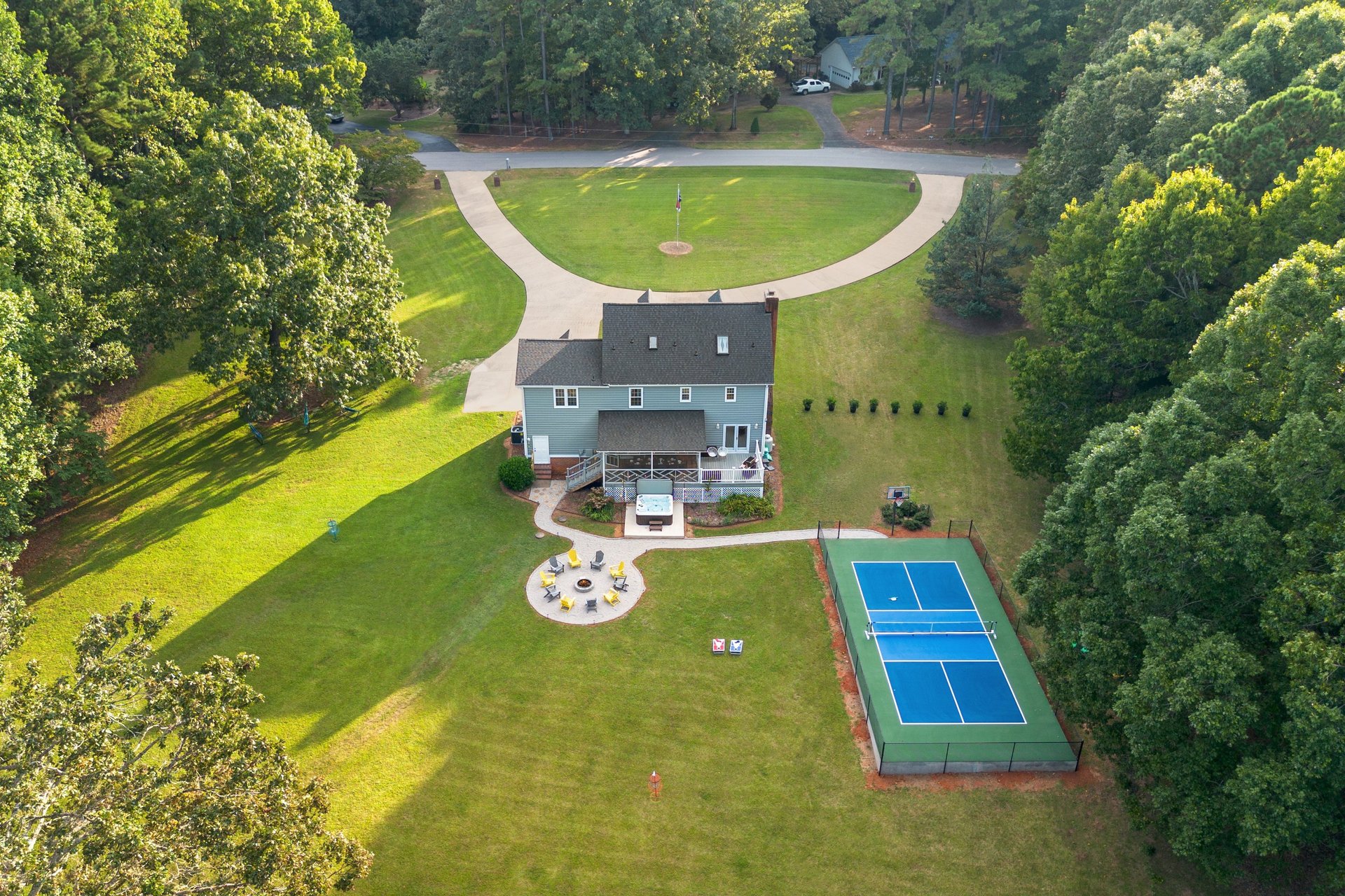 black and white bed linen