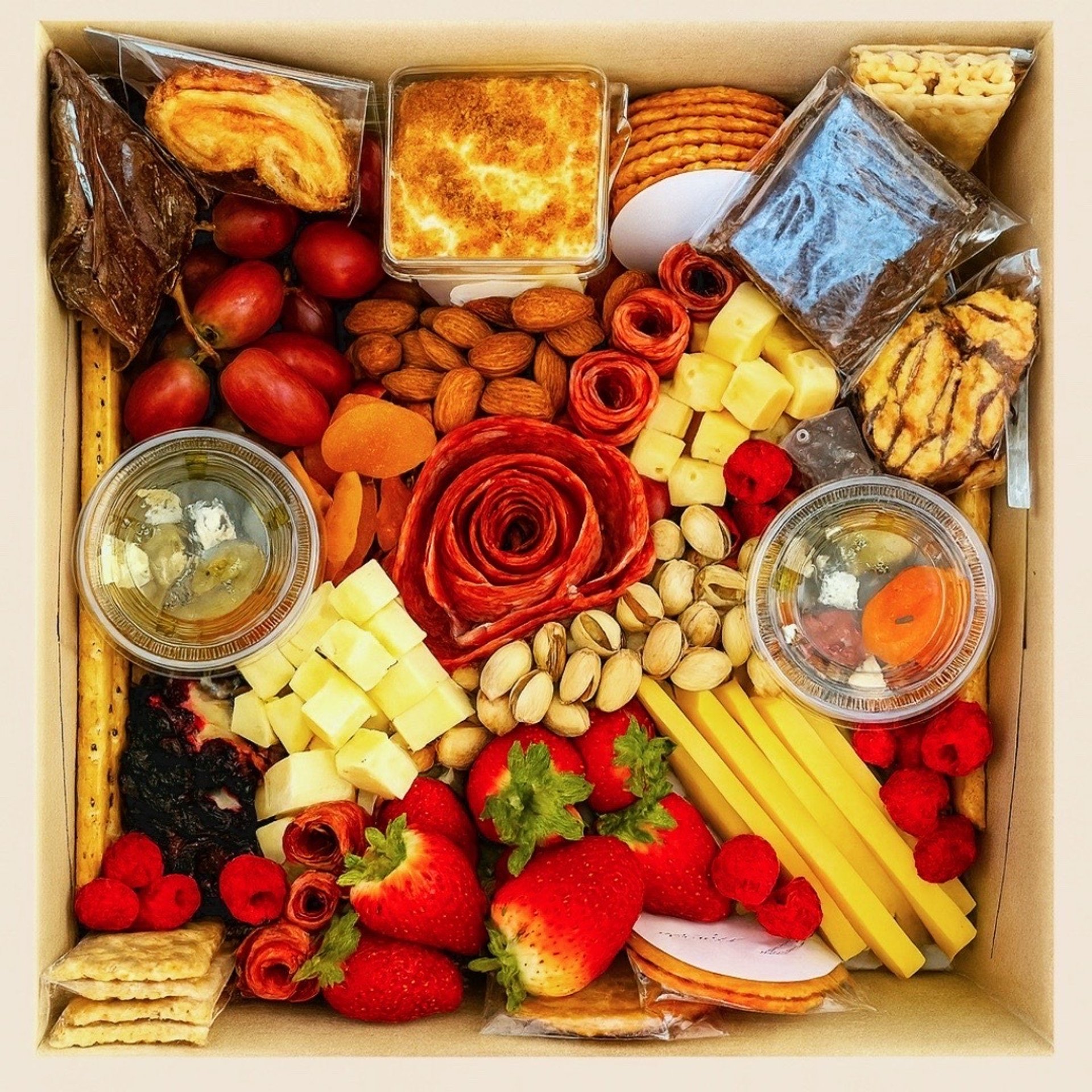 gray computer monitor