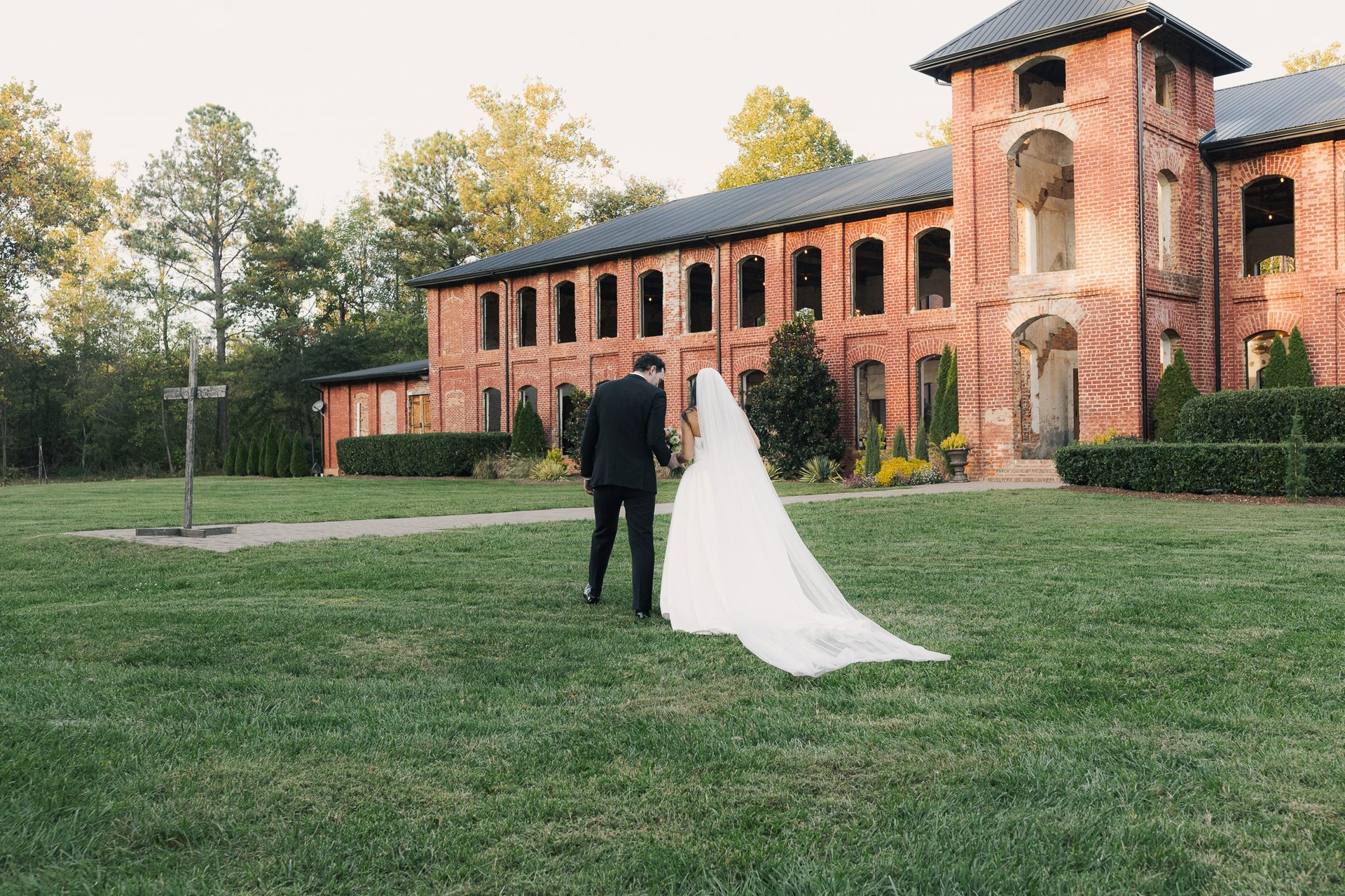 black and white bed linen