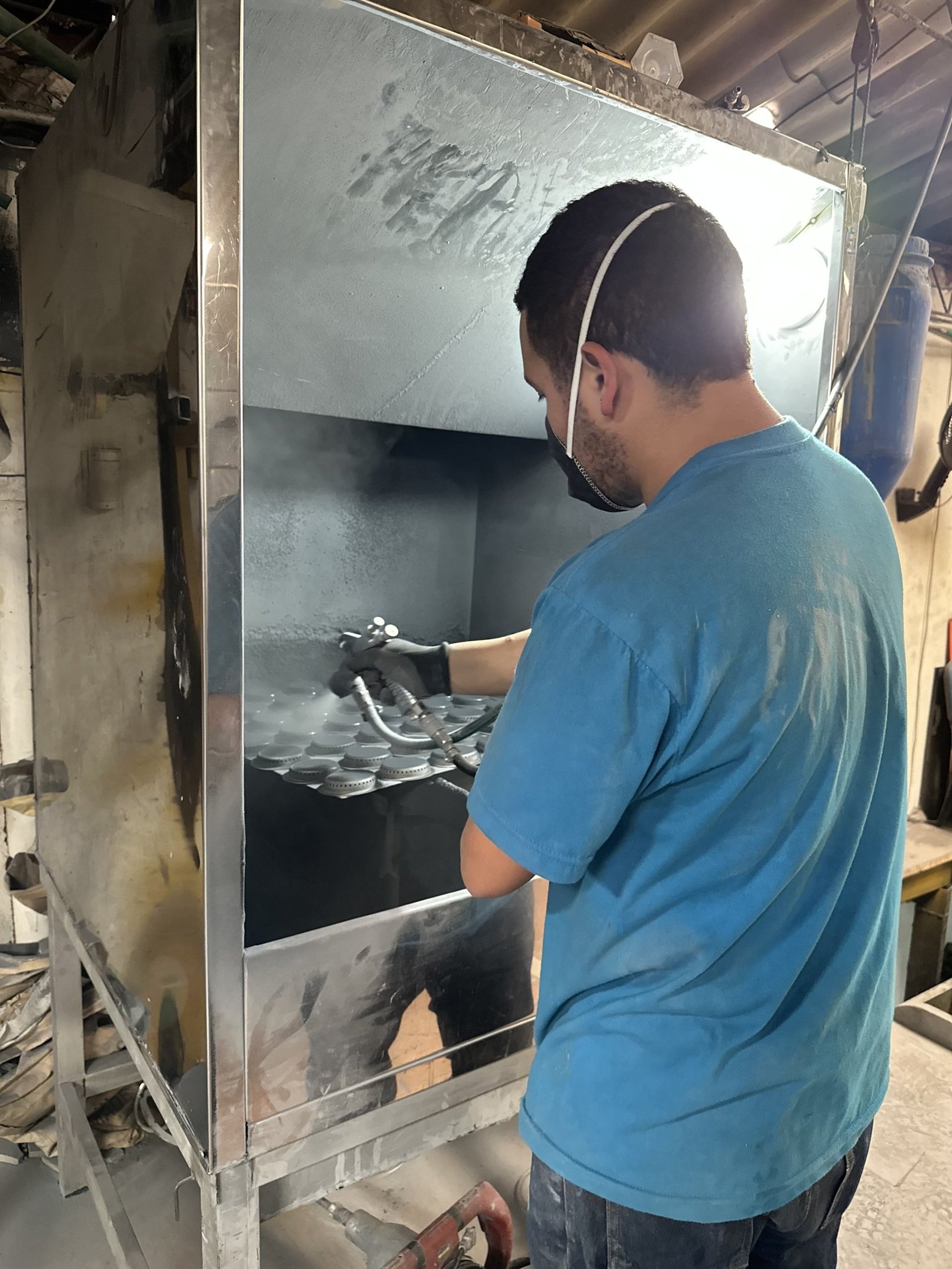 gray computer monitor