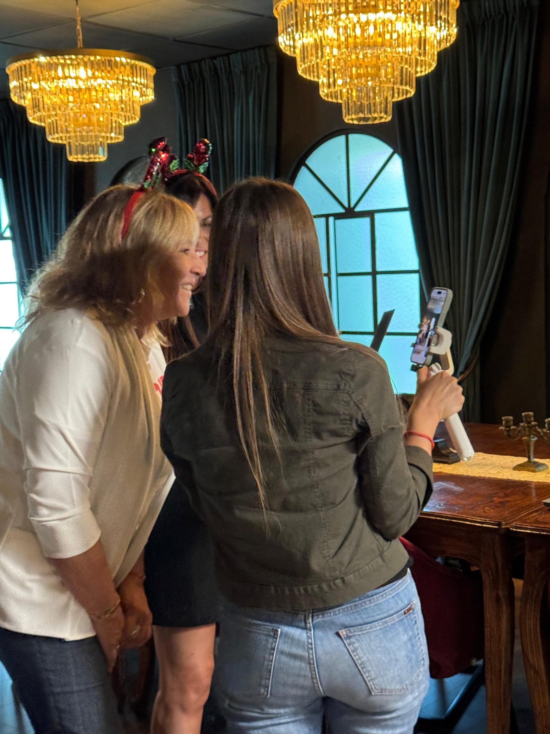 black and white bed linen