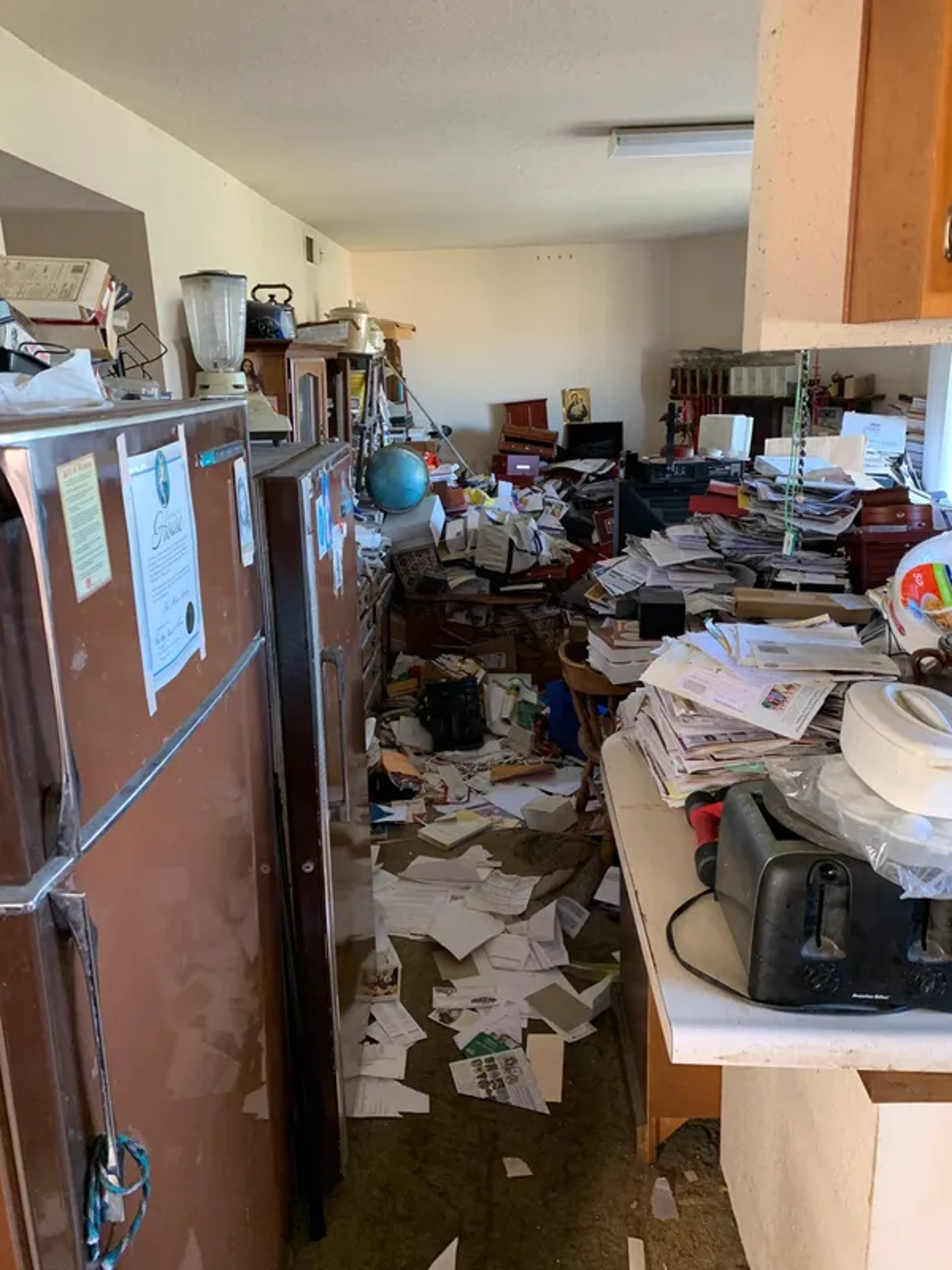 williamsburg hoarder house clean out