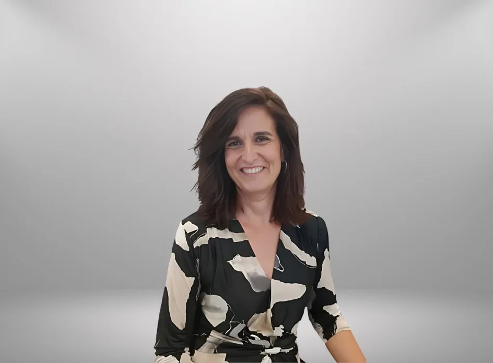 Natalia Orihuela Madrid en portada, destacando profesionalismo en Project Management Digital y SEO, optimizada para dispositi